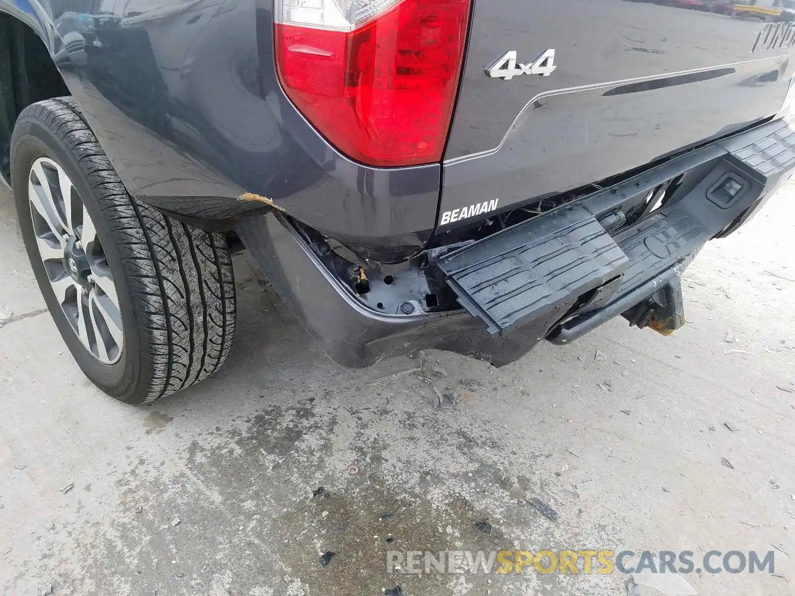 9 Photograph of a damaged car 5TFBY5F15KX799329 TOYOTA TUNDRA DOU 2019