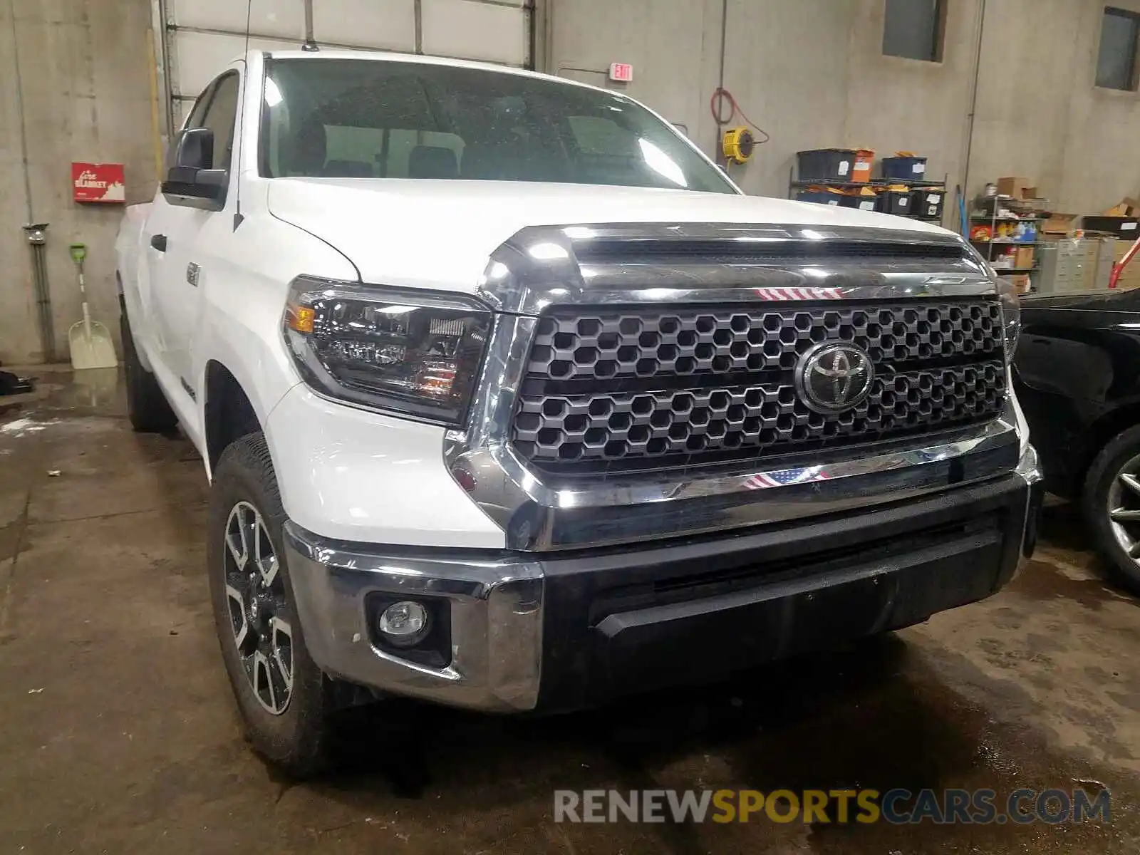 1 Photograph of a damaged car 5TFCY5F12KX024393 TOYOTA TUNDRA DOU 2019