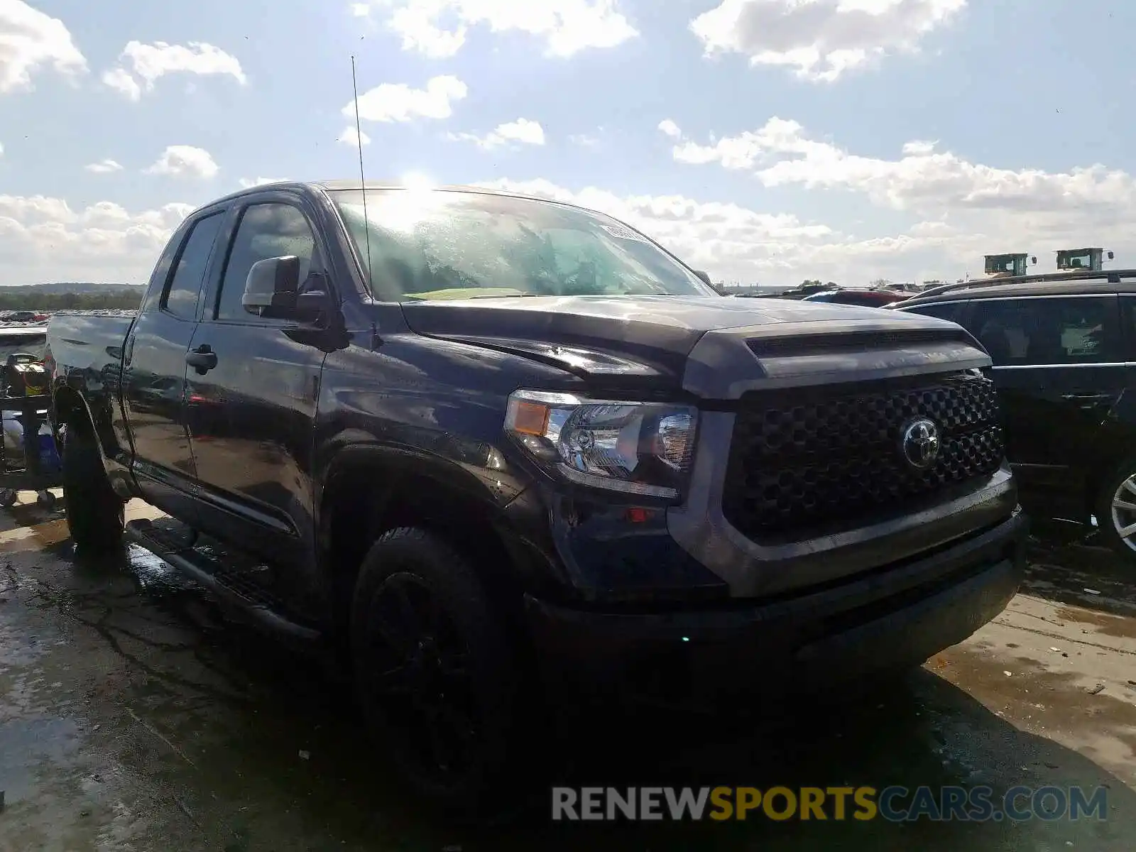 1 Photograph of a damaged car 5TFRM5F11KX139573 TOYOTA TUNDRA DOU 2019