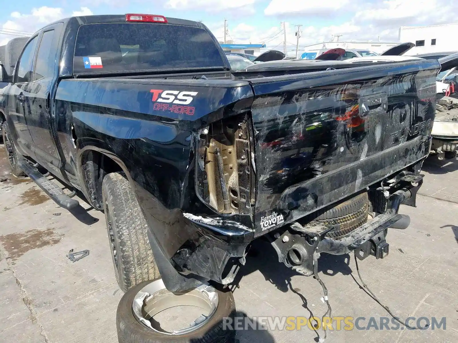 9 Photograph of a damaged car 5TFRM5F11KX139573 TOYOTA TUNDRA DOU 2019