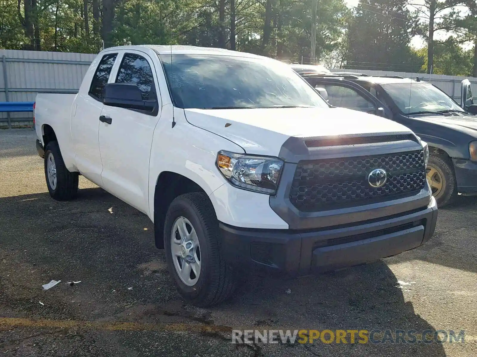 1 Photograph of a damaged car 5TFRM5F13KX137033 TOYOTA TUNDRA DOU 2019