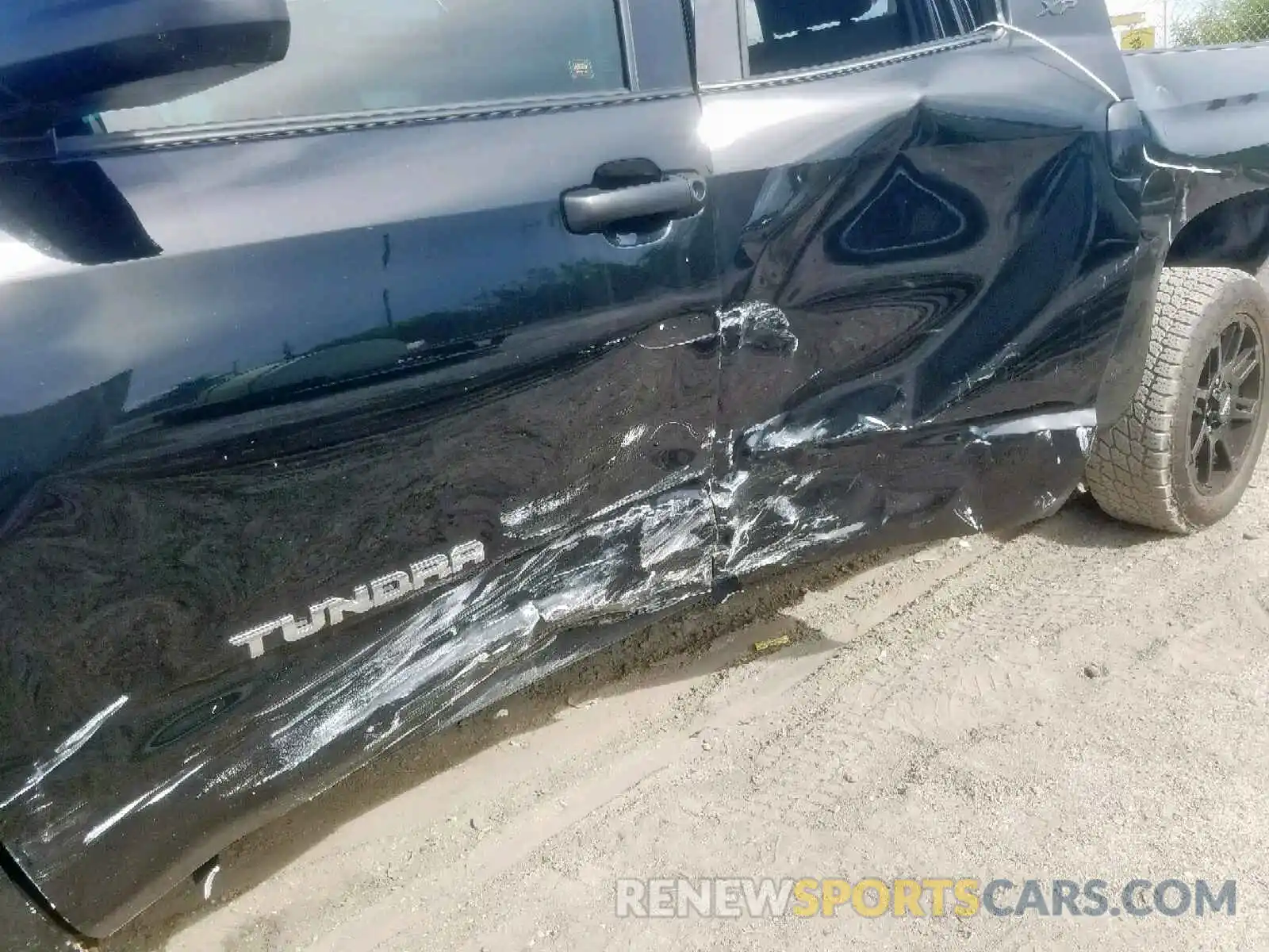 9 Photograph of a damaged car 5TFRM5F15KX135042 TOYOTA TUNDRA DOU 2019