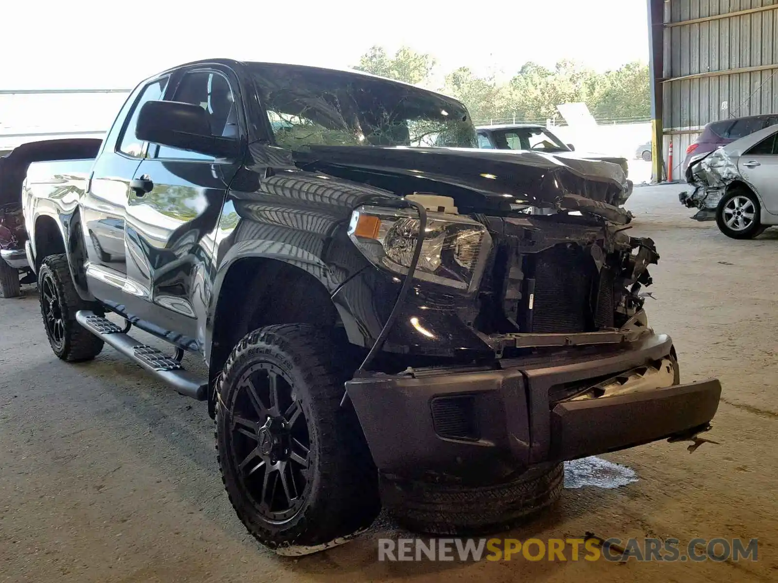 1 Photograph of a damaged car 5TFRM5F15KX139334 TOYOTA TUNDRA DOU 2019