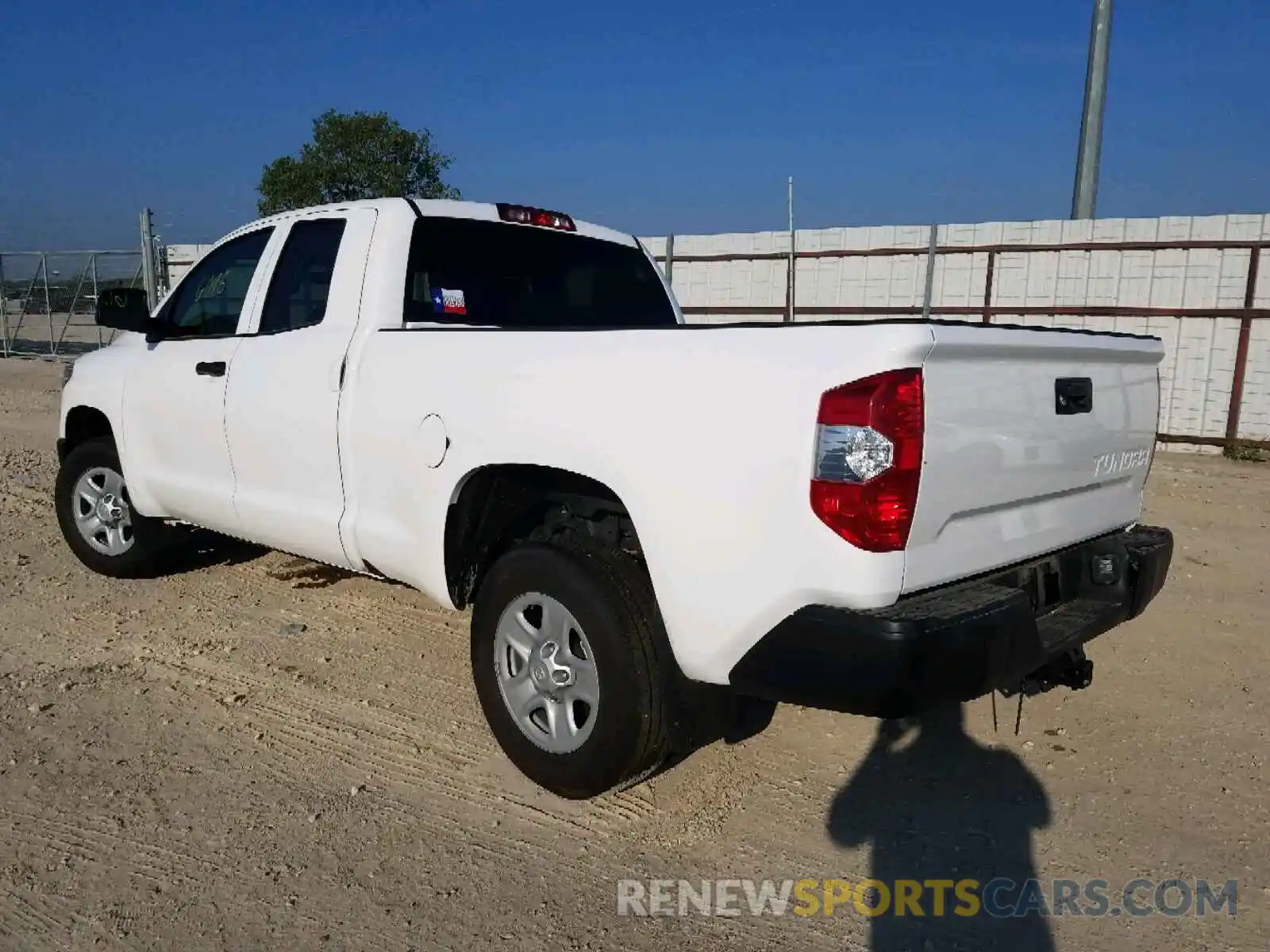 3 Photograph of a damaged car 5TFRM5F17KX135818 TOYOTA TUNDRA DOU 2019