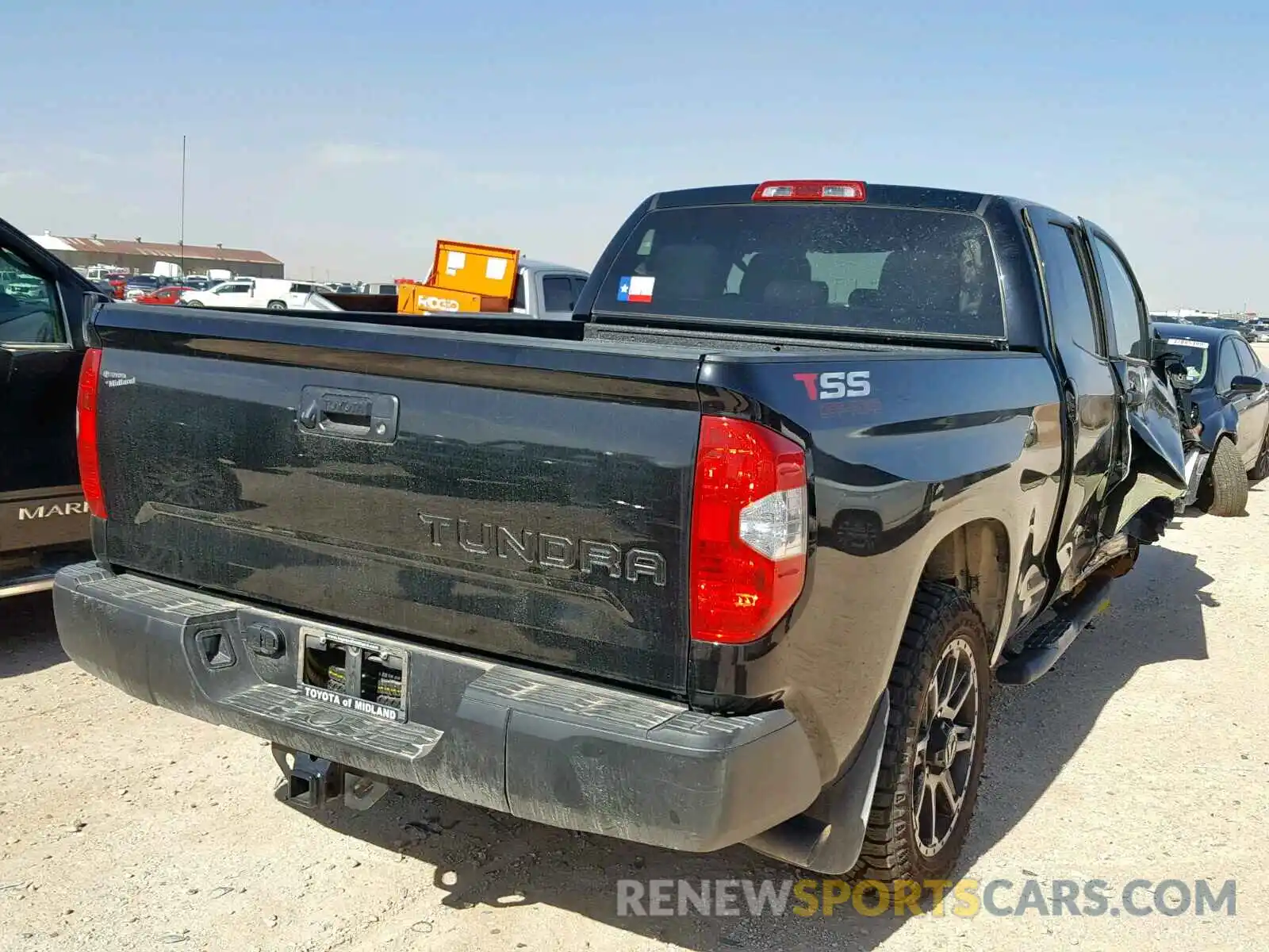 4 Photograph of a damaged car 5TFRM5F18KX139439 TOYOTA TUNDRA DOU 2019