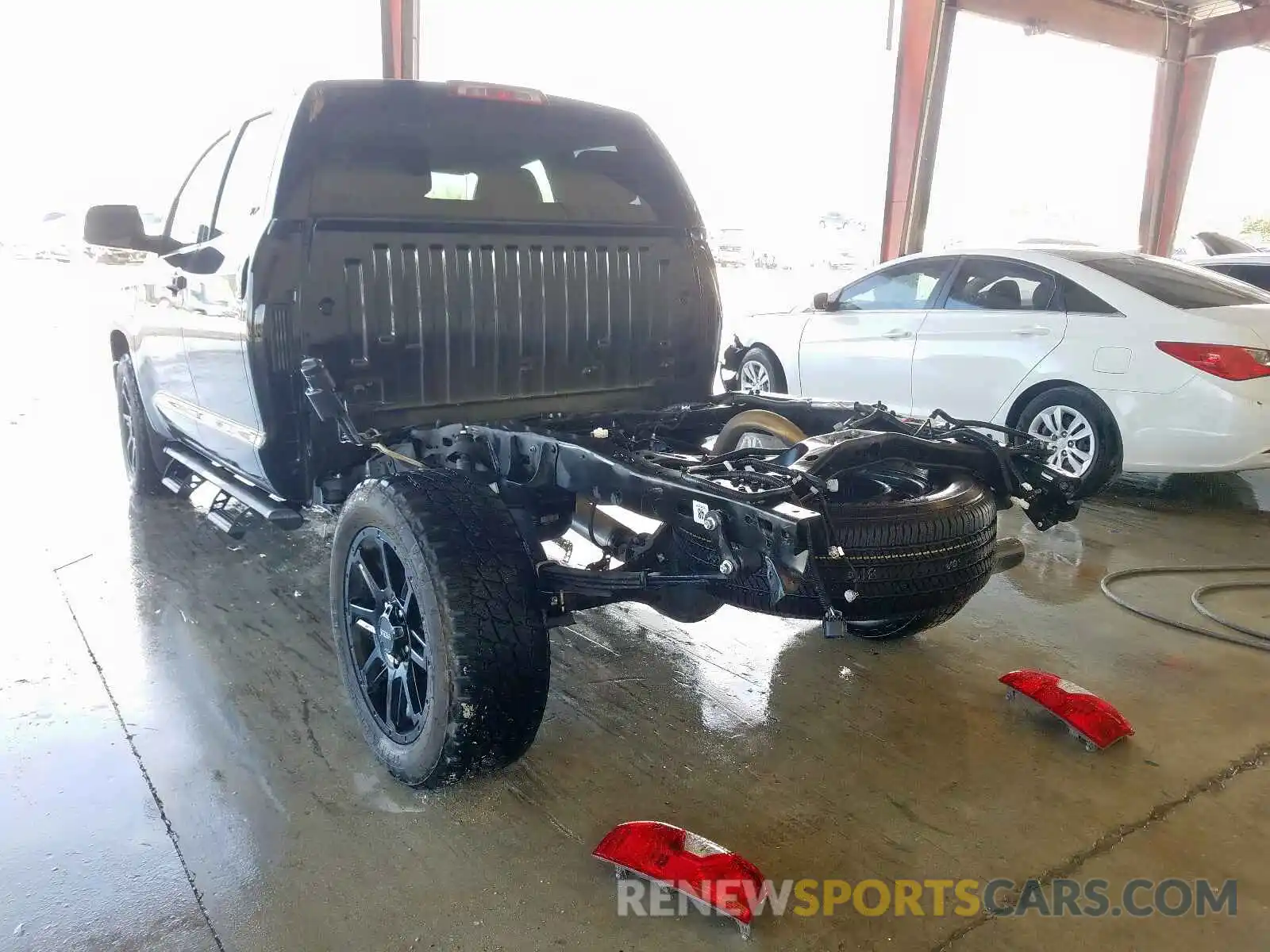 3 Photograph of a damaged car 5TFRY5F1XKX249509 TOYOTA TUNDRA DOU 2019