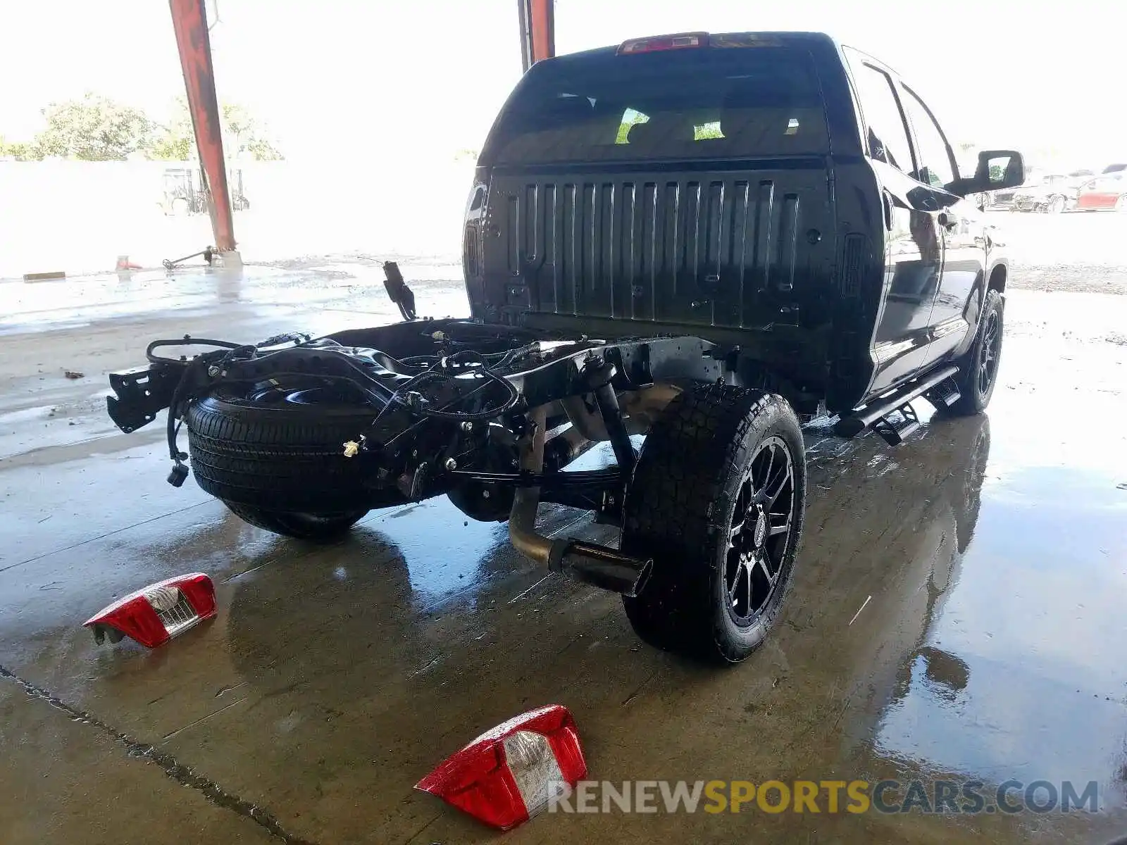 4 Photograph of a damaged car 5TFRY5F1XKX249509 TOYOTA TUNDRA DOU 2019