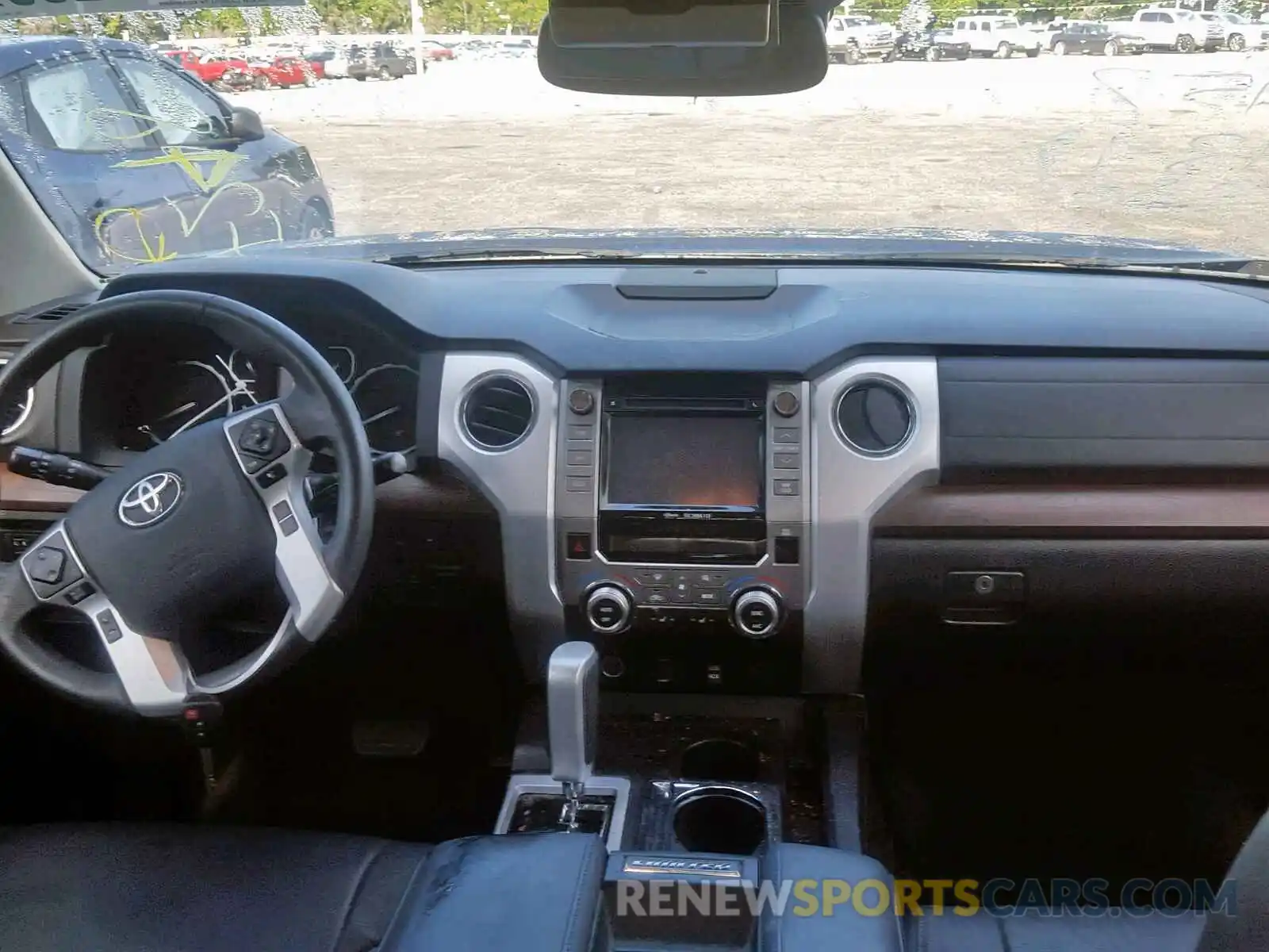 9 Photograph of a damaged car 5TFSY5F18KX246528 TOYOTA TUNDRA DOU 2019