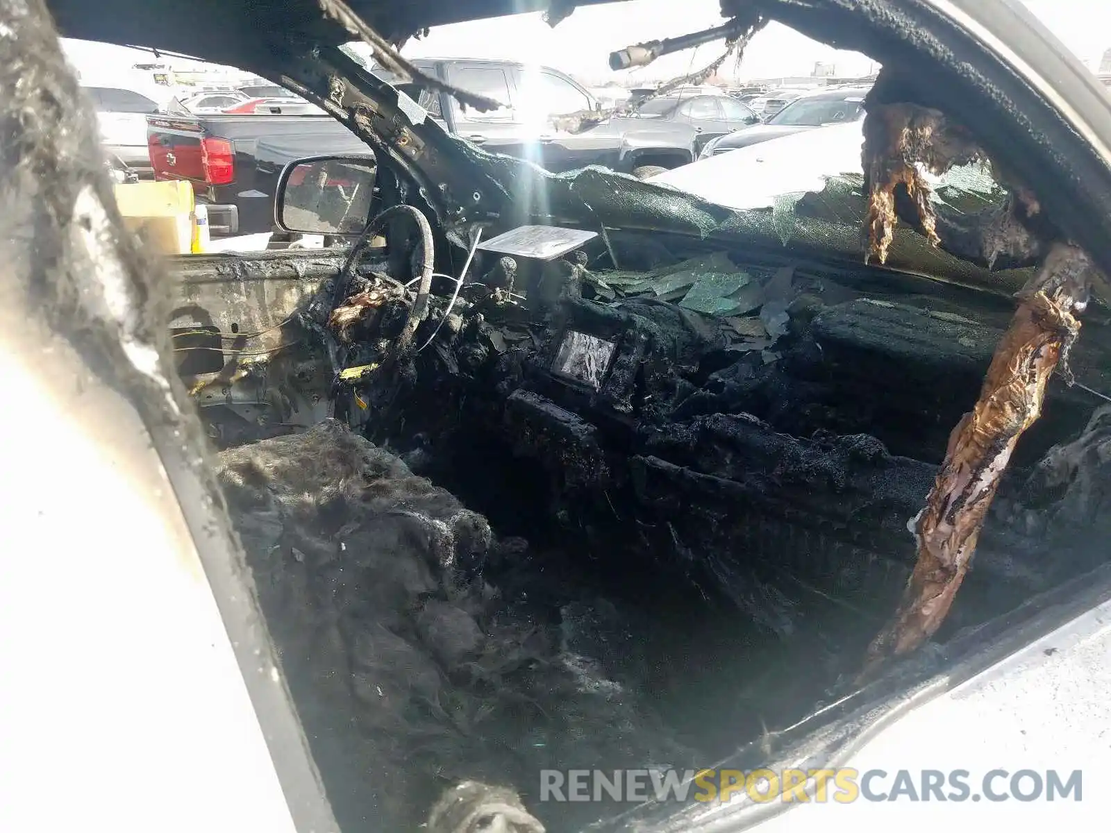 9 Photograph of a damaged car 5TFTY5F12KX010624 TOYOTA TUNDRA DOU 2019