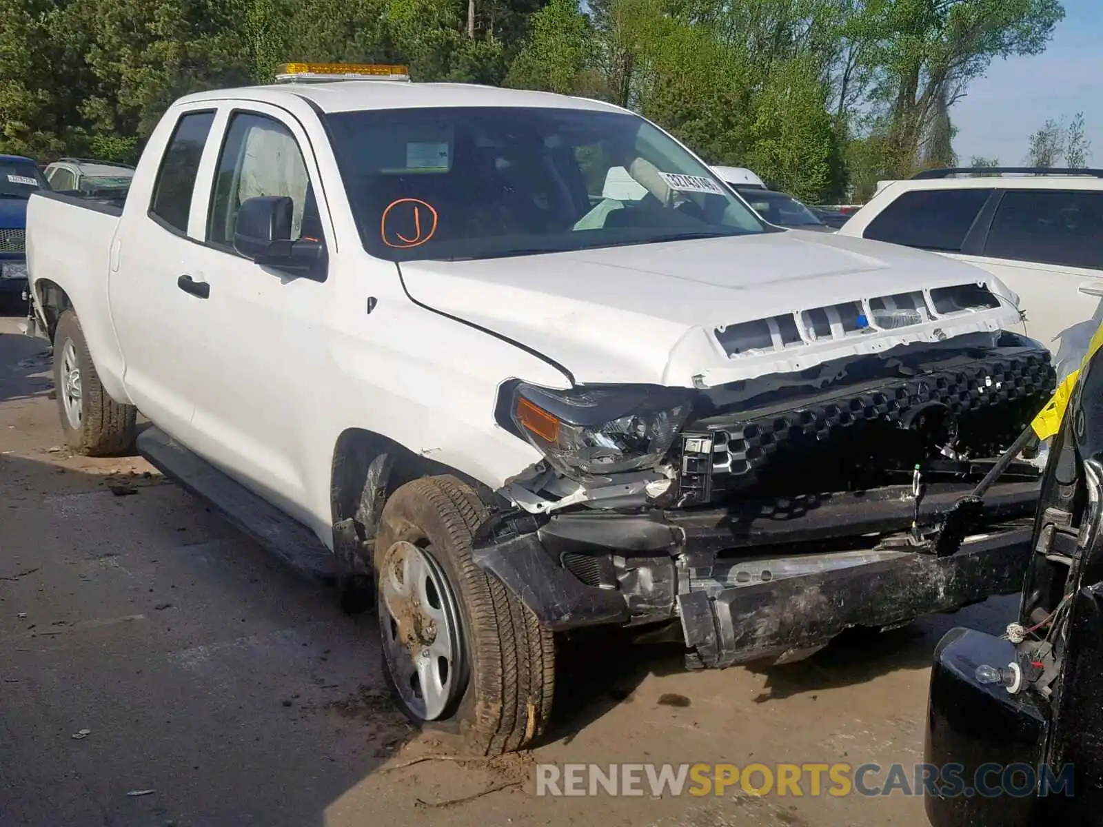 1 Photograph of a damaged car 5TFUM5F10KX081272 TOYOTA TUNDRA DOU 2019