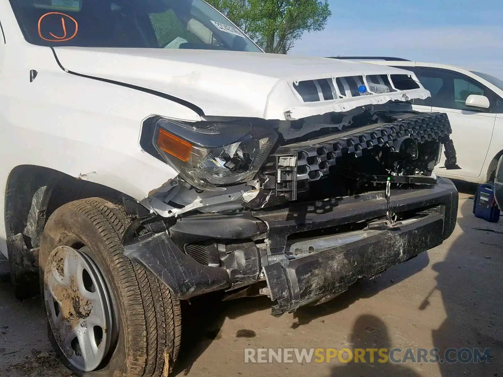 9 Photograph of a damaged car 5TFUM5F10KX081272 TOYOTA TUNDRA DOU 2019