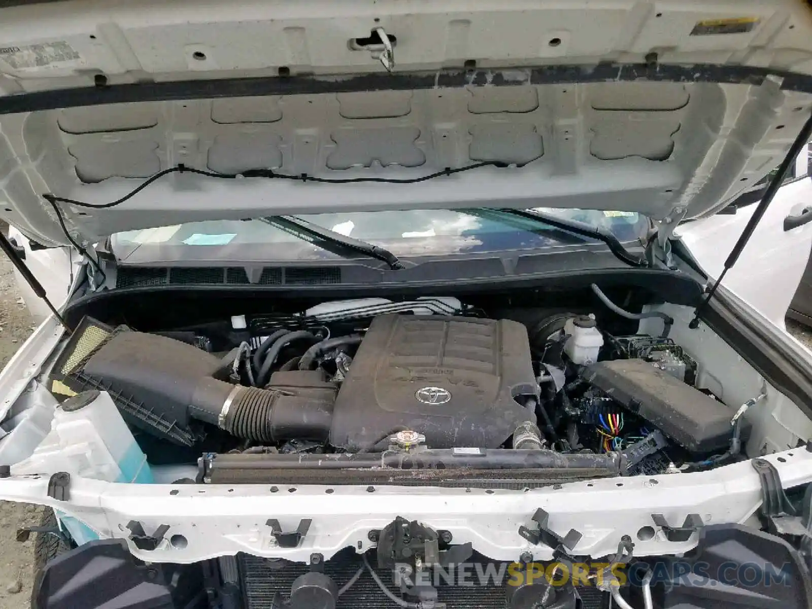 7 Photograph of a damaged car 5TFUM5F16KX081180 TOYOTA TUNDRA DOU 2019