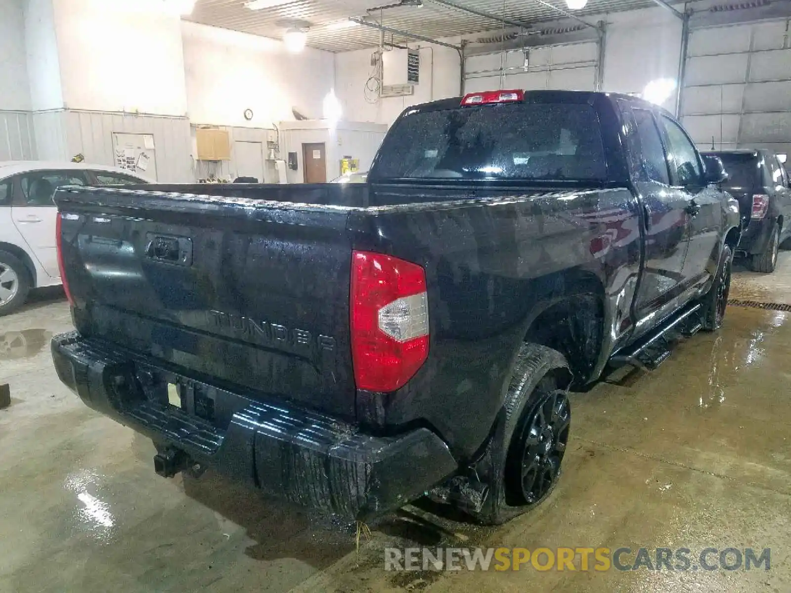 4 Photograph of a damaged car 5TFUW5F13KX792927 TOYOTA TUNDRA DOU 2019