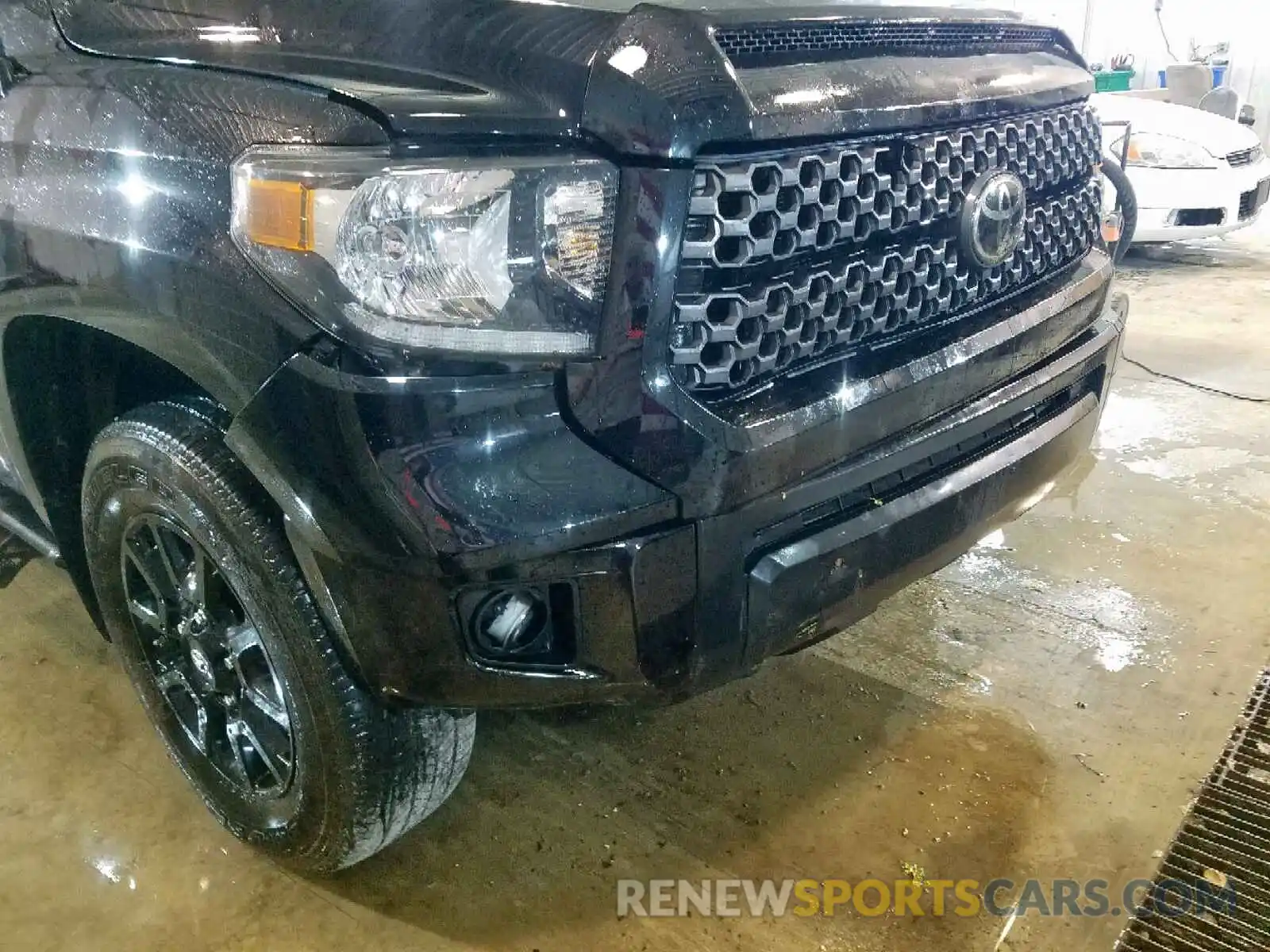 9 Photograph of a damaged car 5TFUW5F13KX792927 TOYOTA TUNDRA DOU 2019