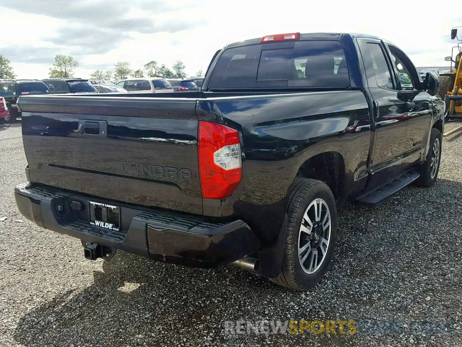 4 Photograph of a damaged car 5TFUW5F1XKX840102 TOYOTA TUNDRA DOU 2019