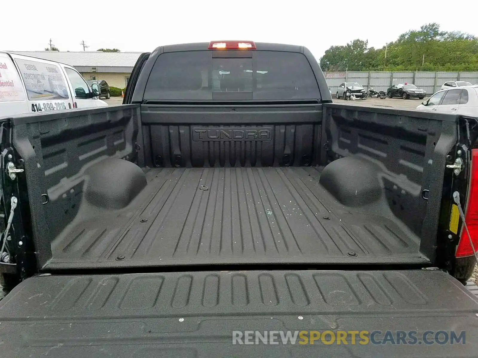 9 Photograph of a damaged car 5TFUW5F1XKX840102 TOYOTA TUNDRA DOU 2019