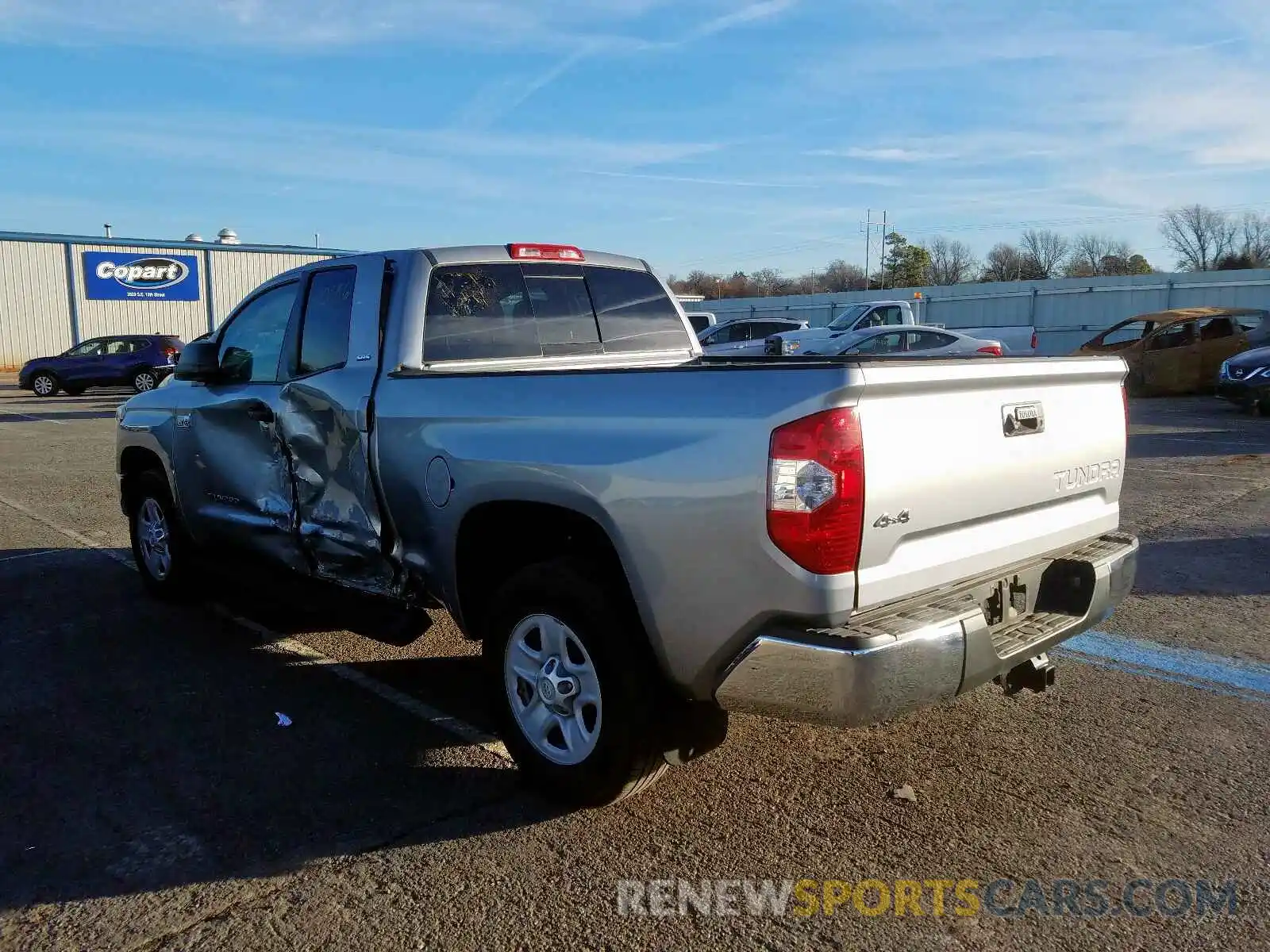 3 Photograph of a damaged car 5TFUW5F1XKX845686 TOYOTA TUNDRA DOU 2019