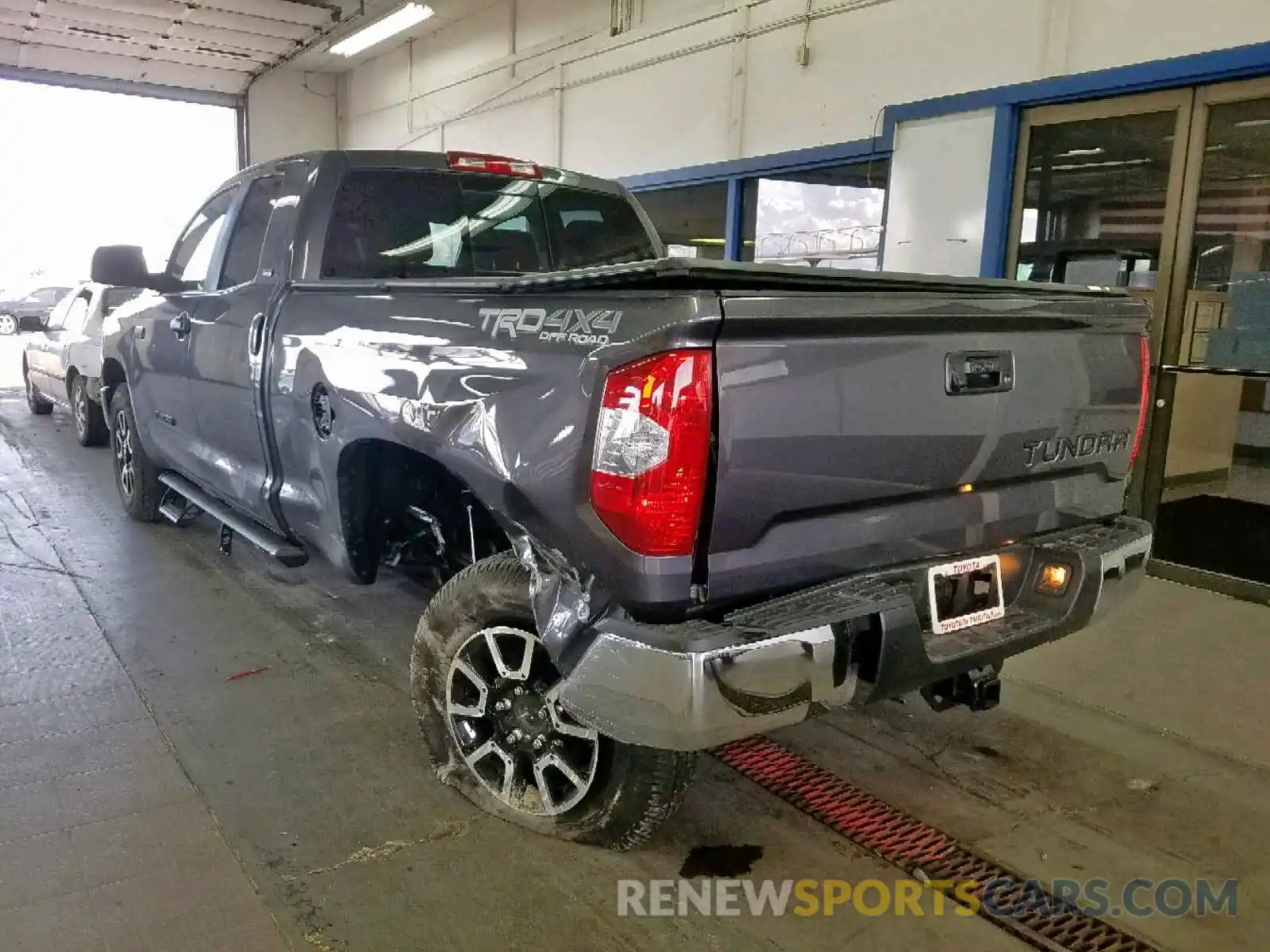 3 Photograph of a damaged car 5TFUY5F15KX829261 TOYOTA TUNDRA DOU 2019