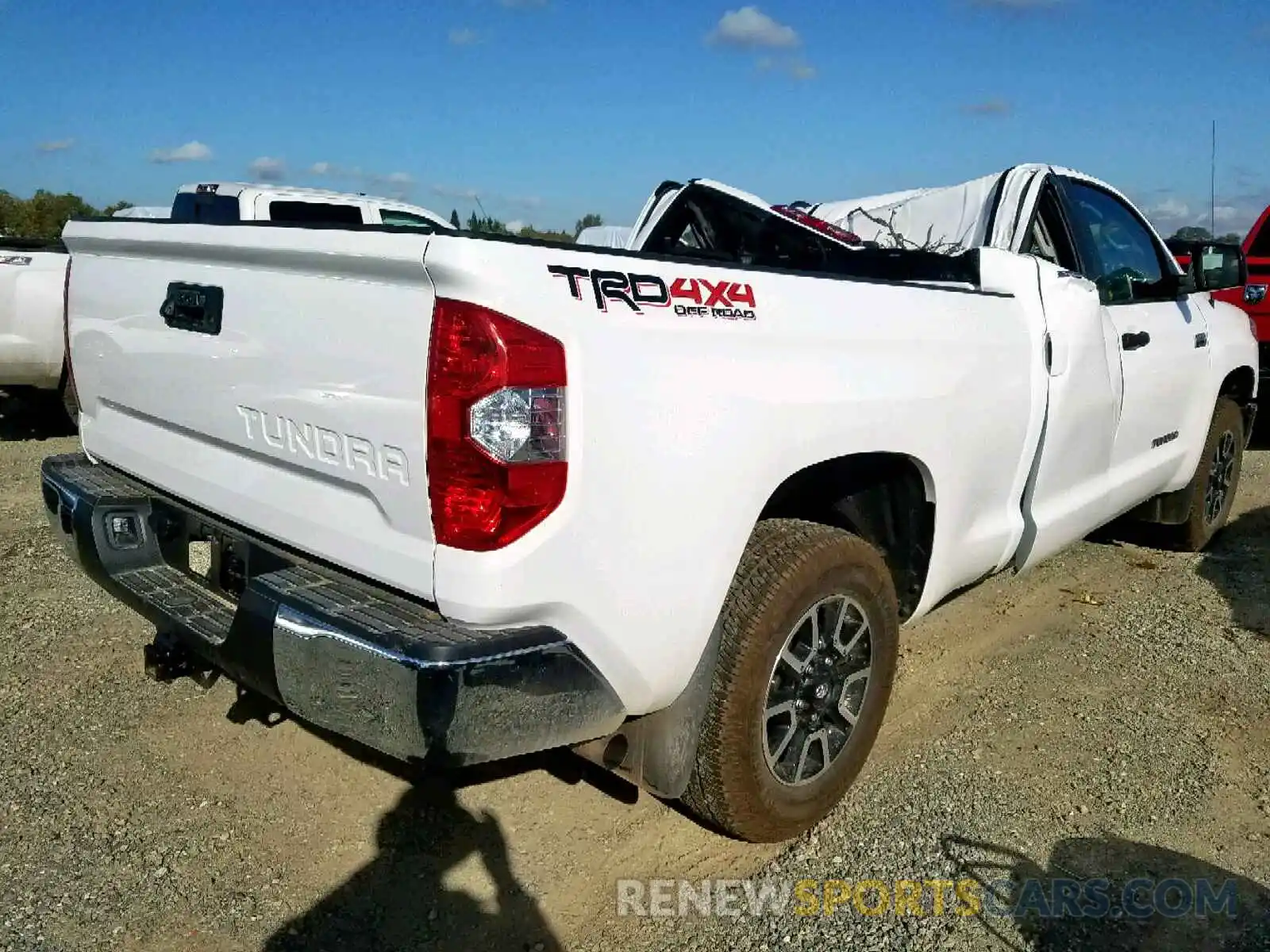 4 Фотография поврежденного автомобиля 5TFUY5F16KX825915 TOYOTA TUNDRA DOU 2019