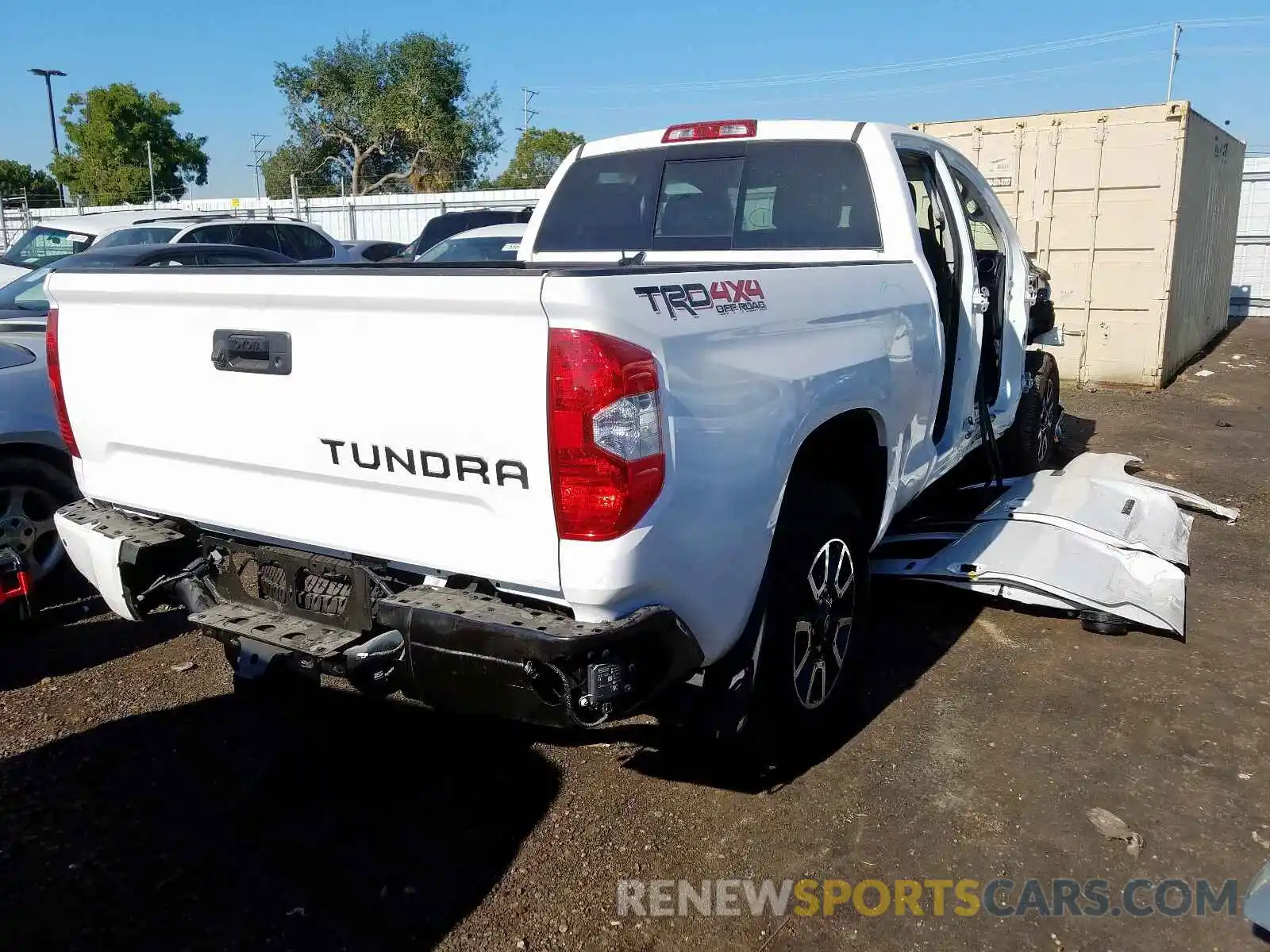 4 Фотография поврежденного автомобиля 5TFUY5F17KX824479 TOYOTA TUNDRA DOU 2019