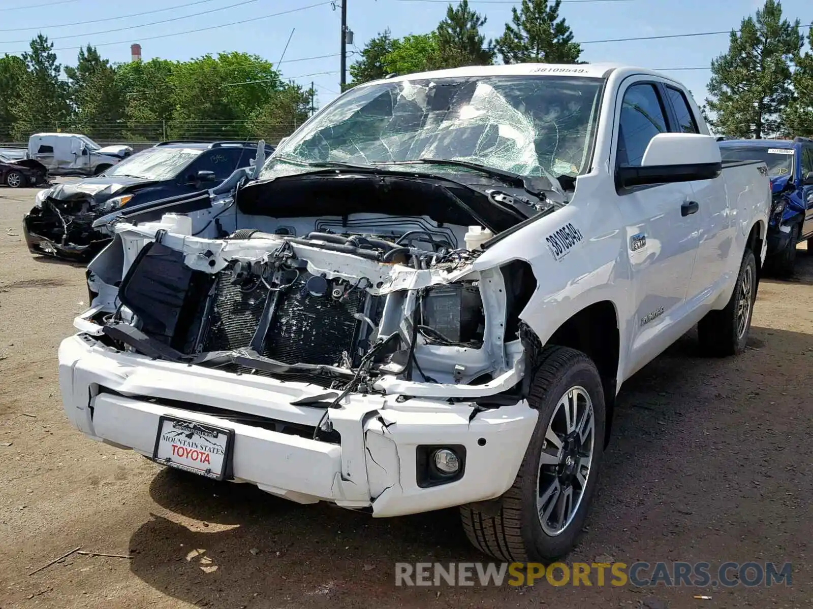 2 Photograph of a damaged car 5TFUY5F17KX842335 TOYOTA TUNDRA DOU 2019