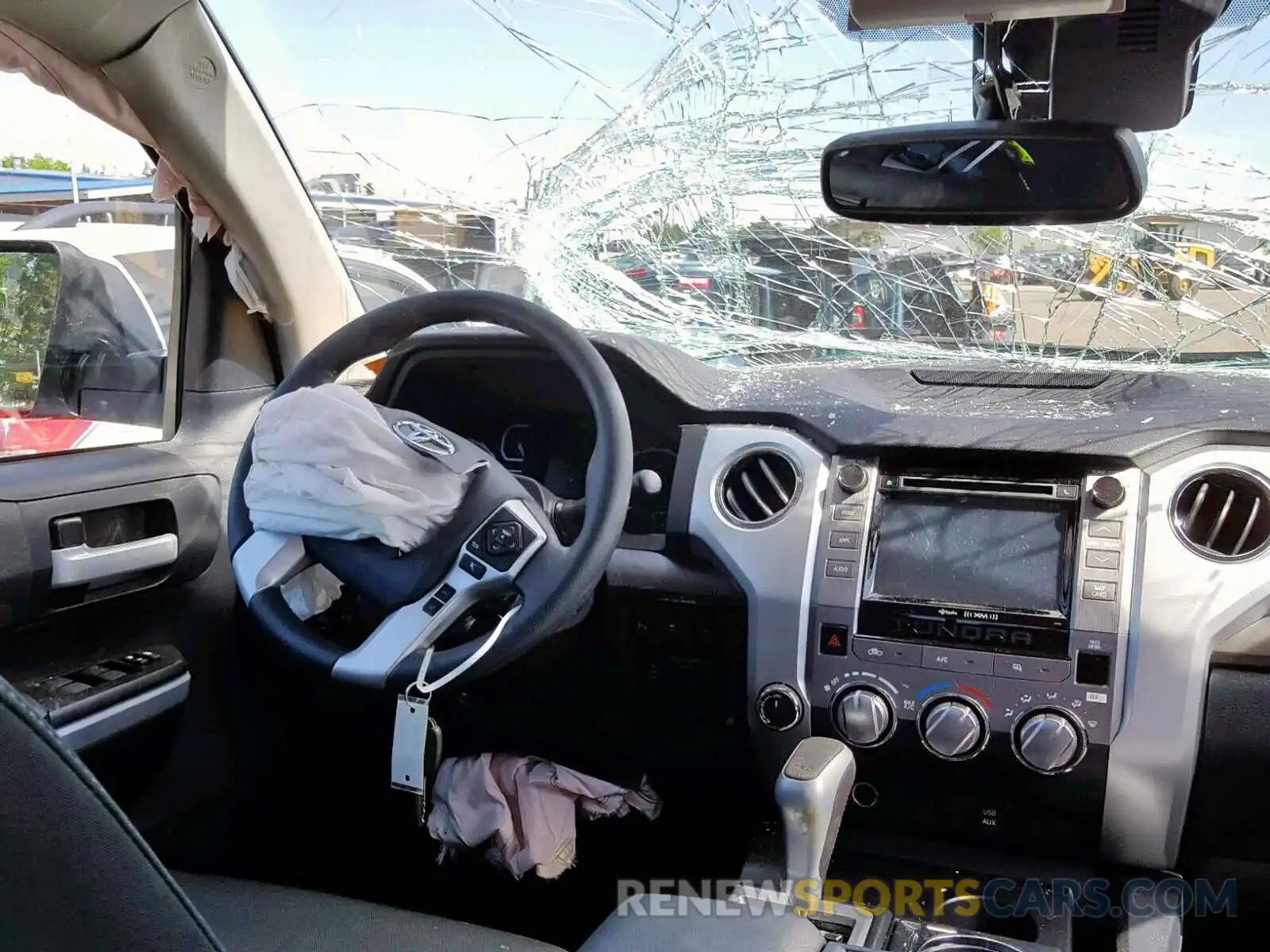 9 Photograph of a damaged car 5TFUY5F17KX842335 TOYOTA TUNDRA DOU 2019