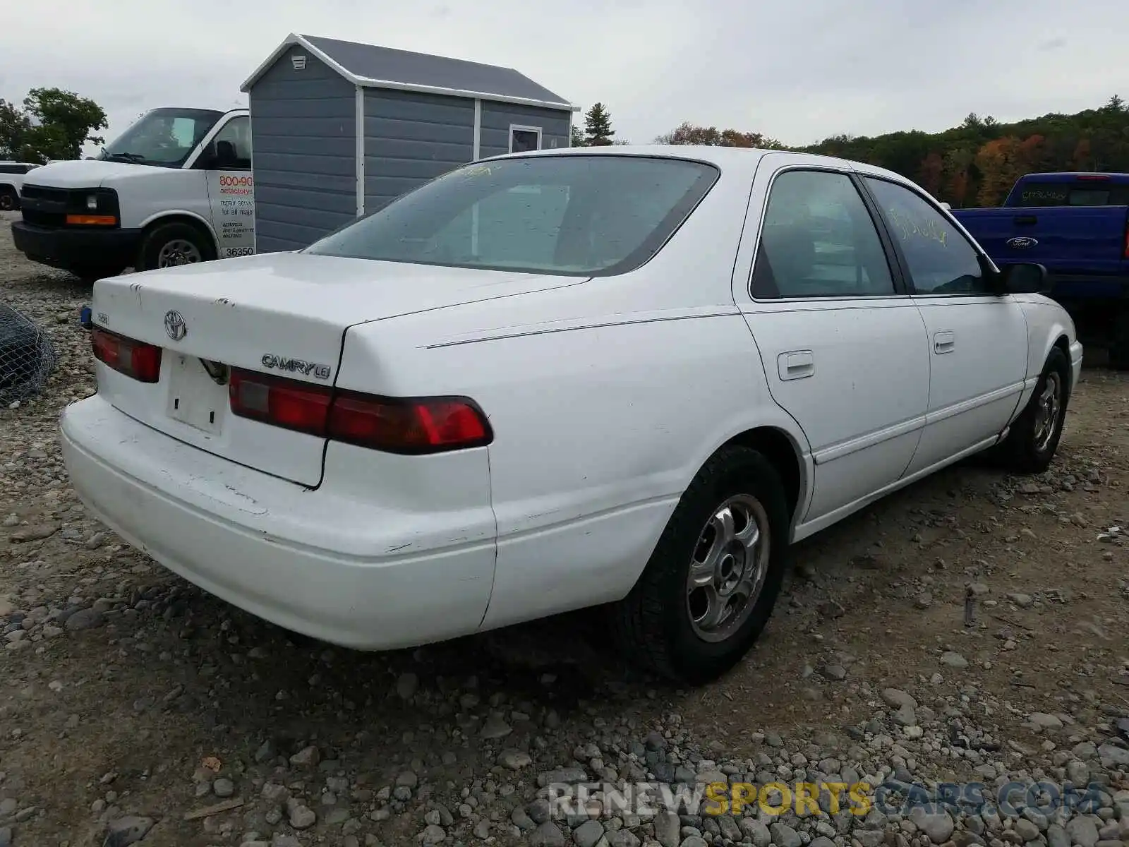 4 Photograph of a damaged car 4T1BG22K1VU040663 TOYOTA UEX 2097