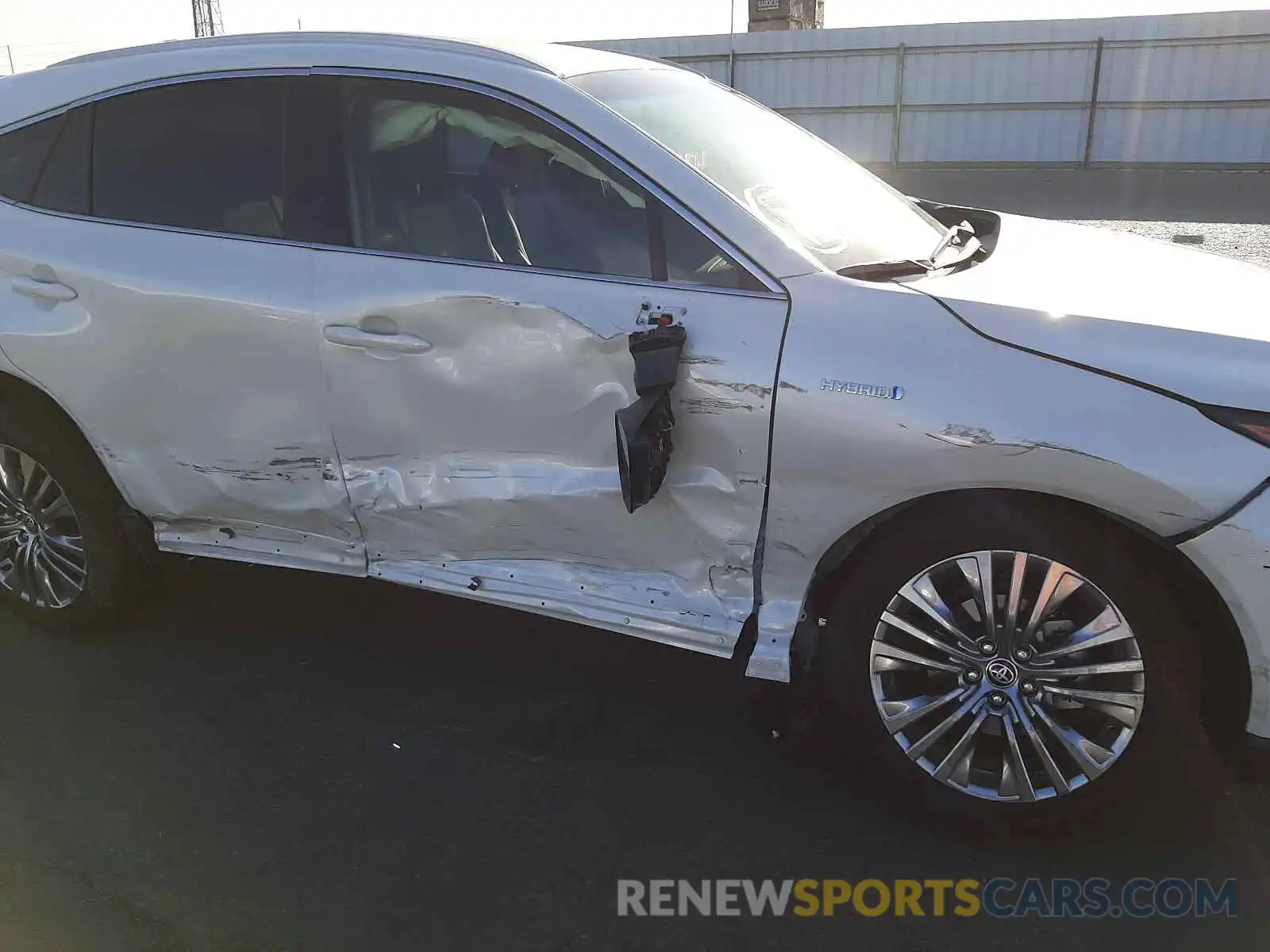 9 Photograph of a damaged car JTEAAAAH1MJ036402 TOYOTA VENZA 2021