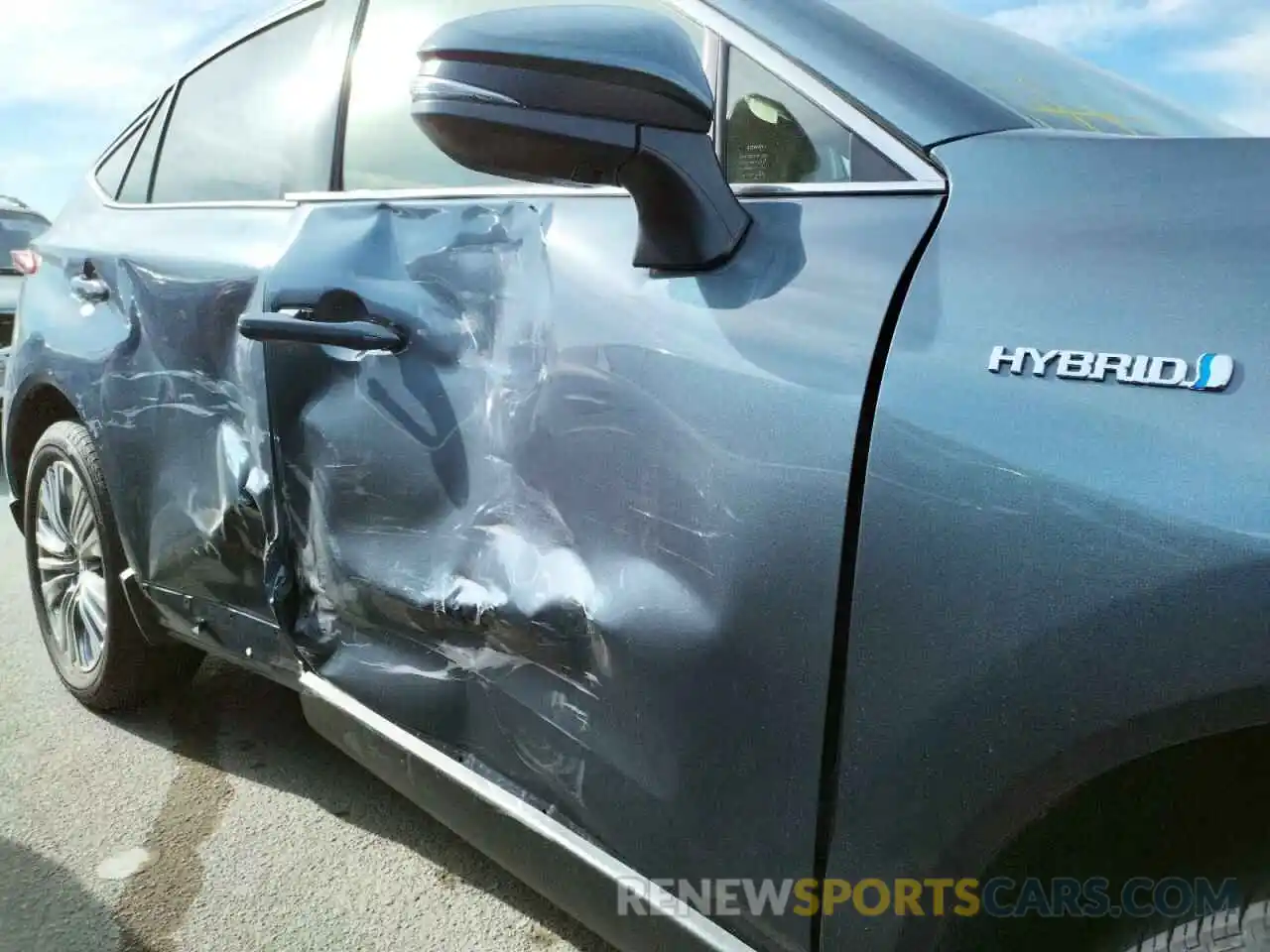 9 Photograph of a damaged car JTEAAAAH2MJ047635 TOYOTA VENZA 2021