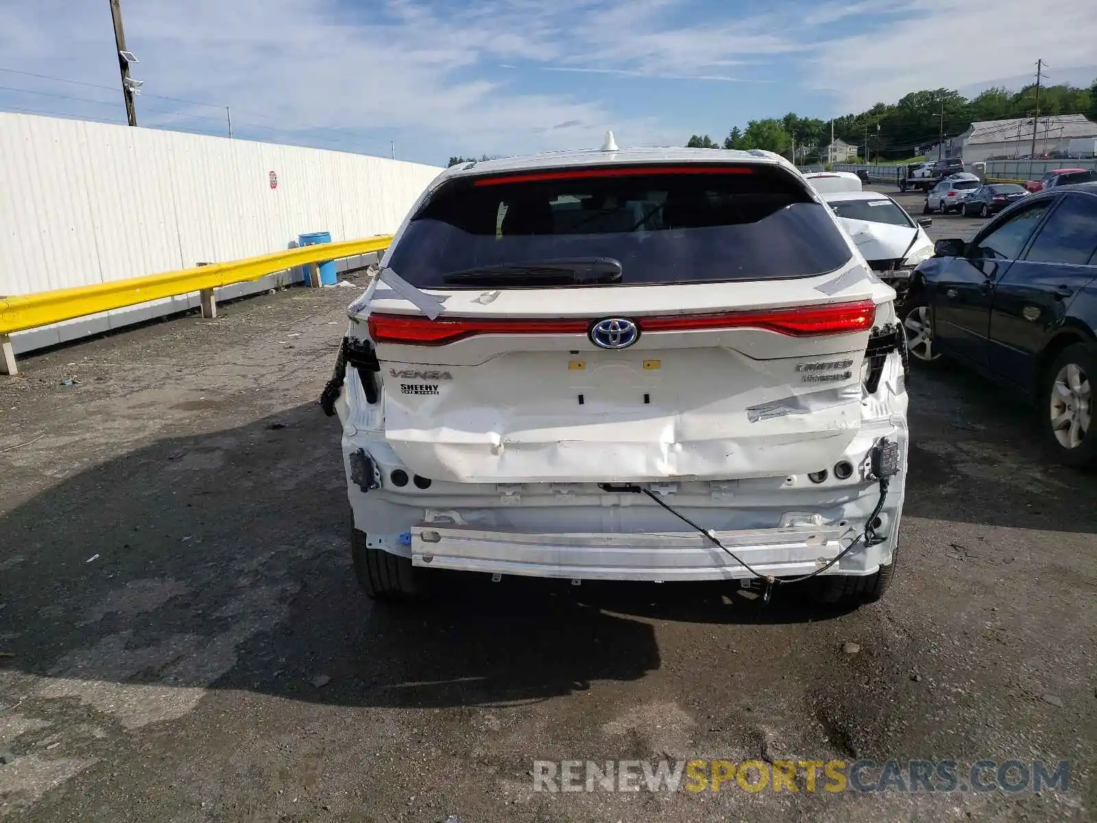 9 Photograph of a damaged car JTEAAAAH3MJ007225 TOYOTA VENZA 2021