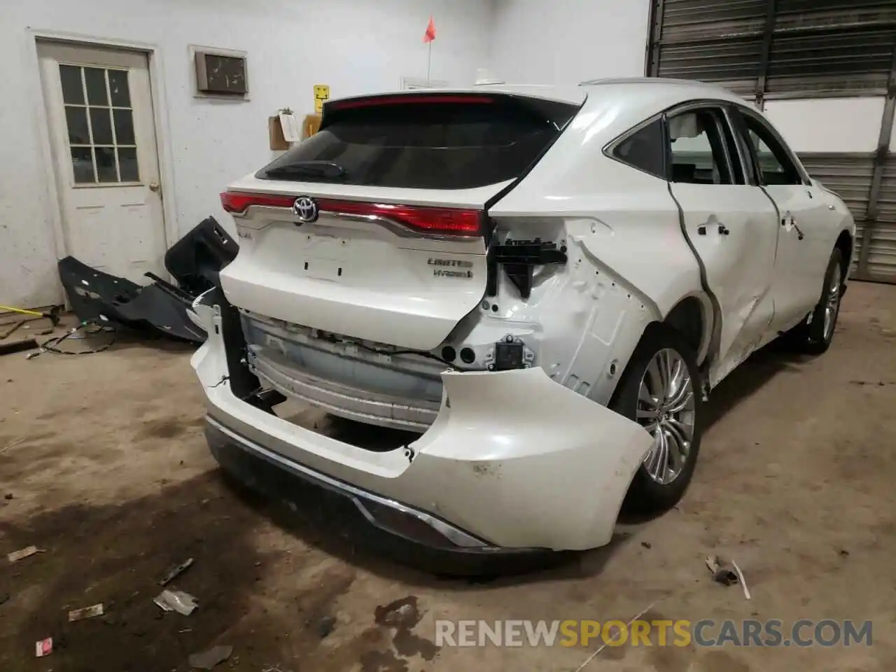 4 Photograph of a damaged car JTEAAAAH4MJ000221 TOYOTA VENZA 2021