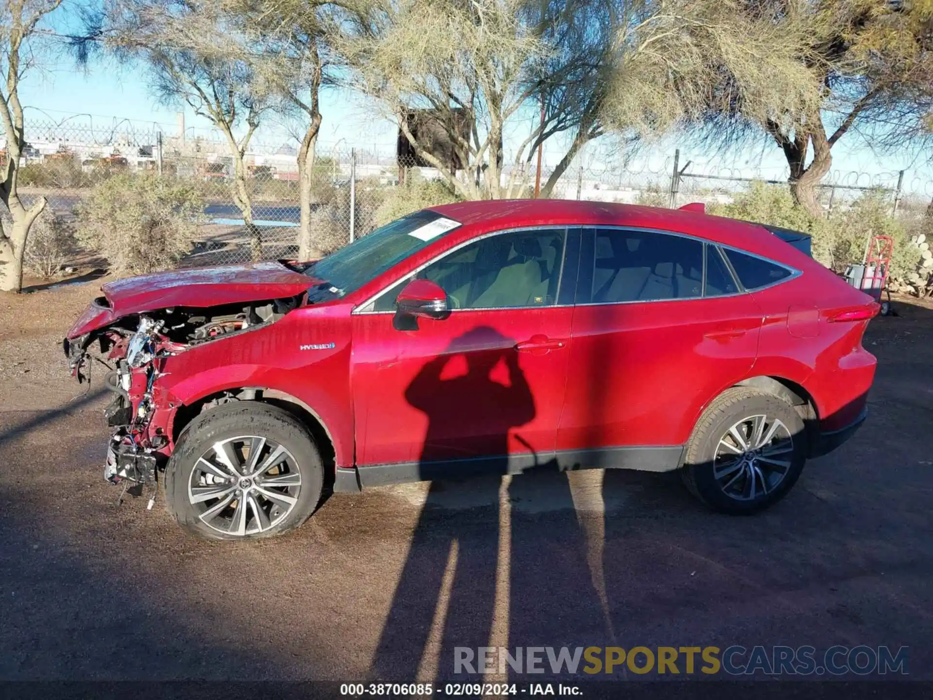 13 Photograph of a damaged car JTEAAAAH4MJ058295 TOYOTA VENZA 2021