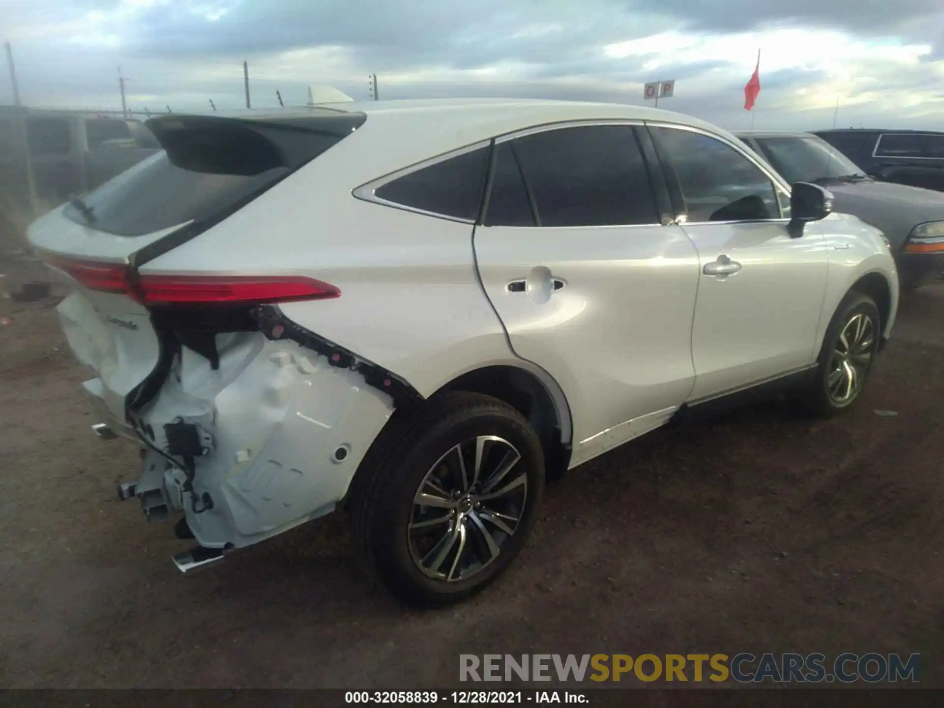 4 Photograph of a damaged car JTEAAAAH4MJ073931 TOYOTA VENZA 2021