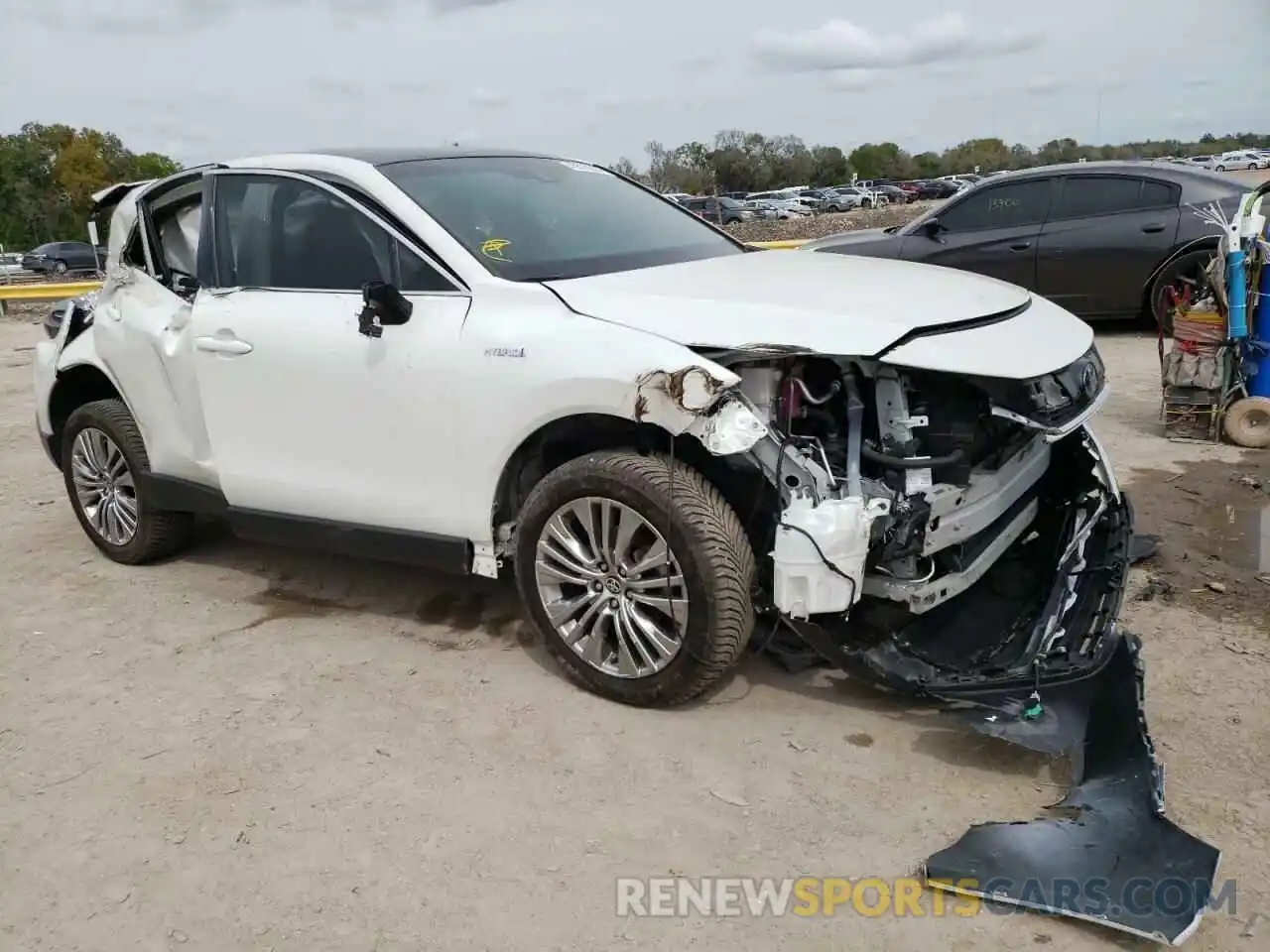 4 Photograph of a damaged car JTEAAAAH5MJ017707 TOYOTA VENZA 2021