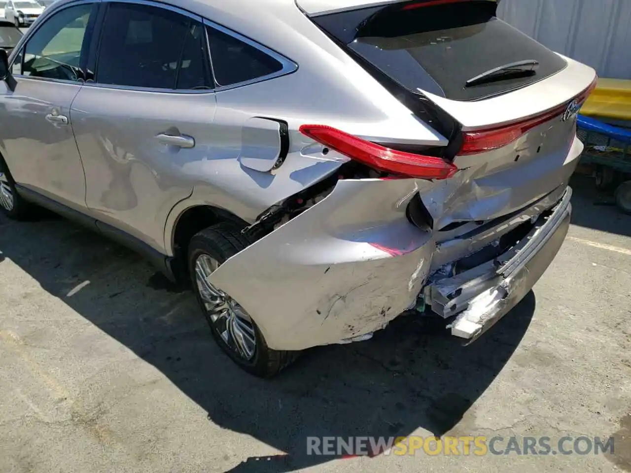 9 Photograph of a damaged car JTEAAAAH7MJ029177 TOYOTA VENZA 2021