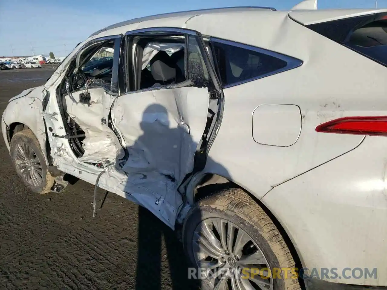 10 Photograph of a damaged car JTEAAAAH8MJ069025 TOYOTA VENZA 2021