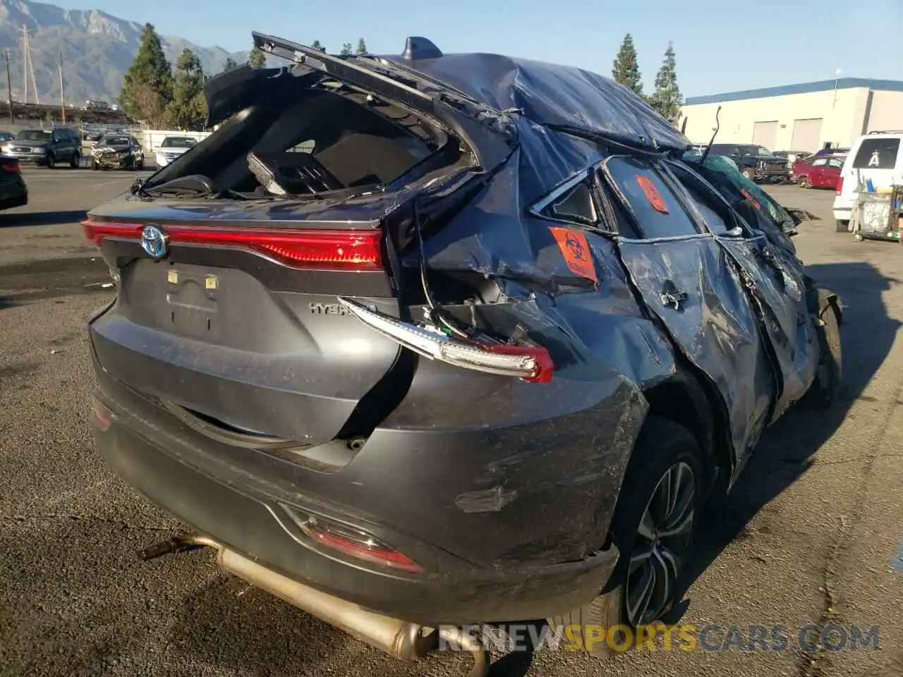 4 Photograph of a damaged car JTEAAAAHXMJ014625 TOYOTA VENZA 2021