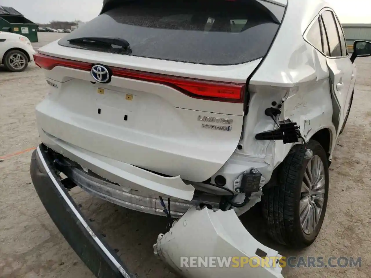 9 Photograph of a damaged car JTEAAAAHXMJ035278 TOYOTA VENZA 2021