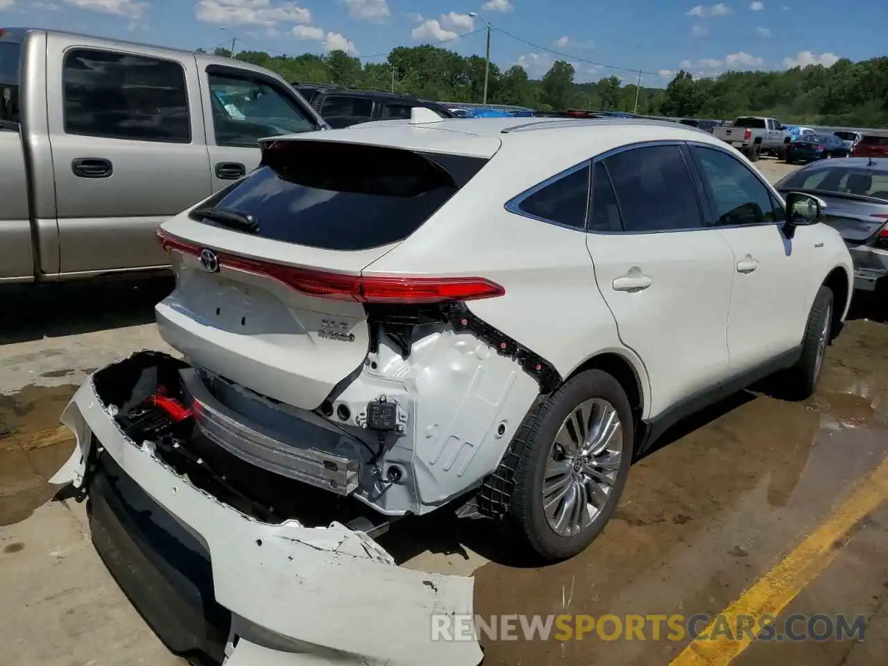 4 Photograph of a damaged car JTEAAAAHXMJ068233 TOYOTA VENZA 2021