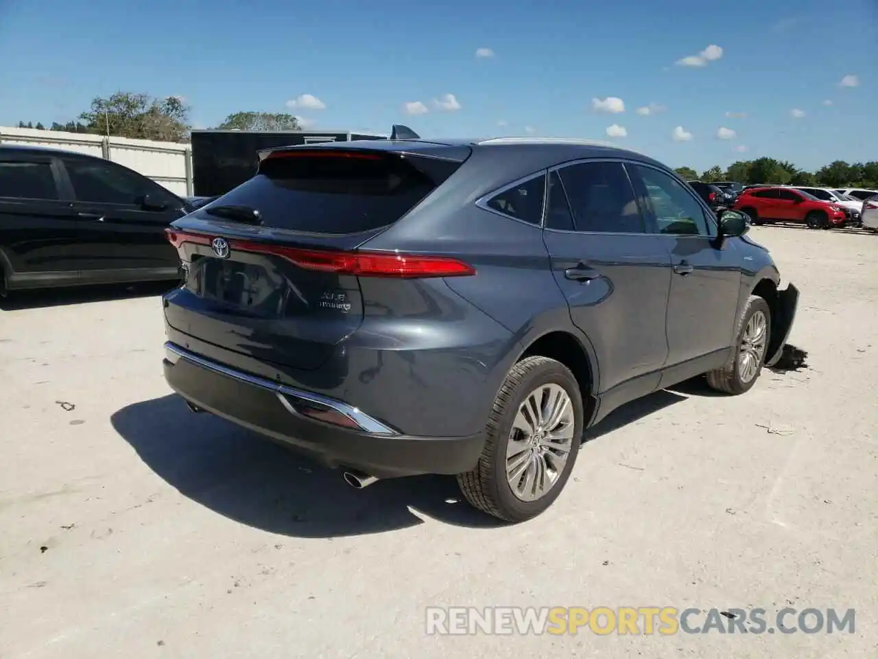 4 Photograph of a damaged car JTEAAAAHXMJ074744 TOYOTA VENZA 2021