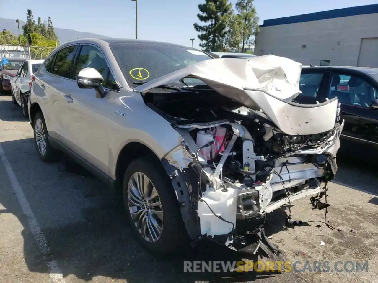 1 Photograph of a damaged car JTEAAAAHXMJ086196 TOYOTA VENZA 2021