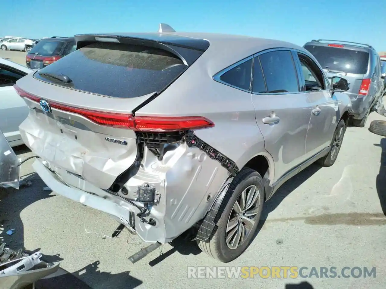 4 Photograph of a damaged car JTEAAAAH1NJ093765 TOYOTA VENZA 2022