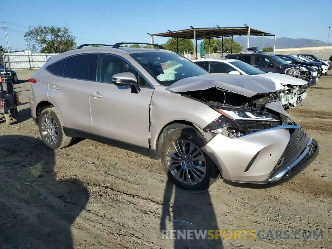 4 Photograph of a damaged car JTEAAAAH2NJ114543 TOYOTA VENZA 2022