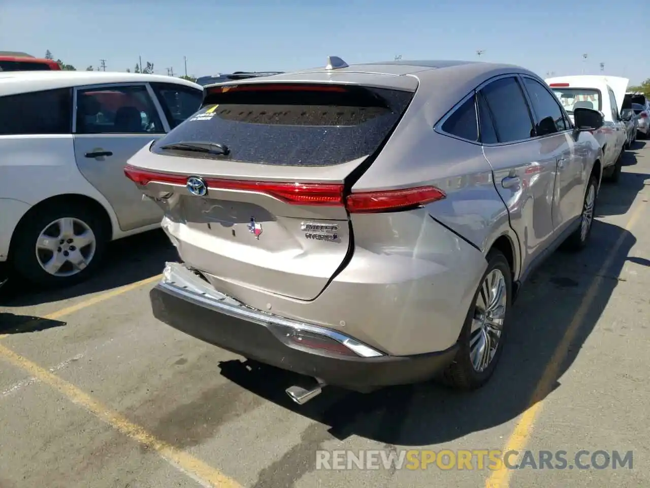 4 Photograph of a damaged car JTEAAAAH5NJ095289 TOYOTA VENZA 2022