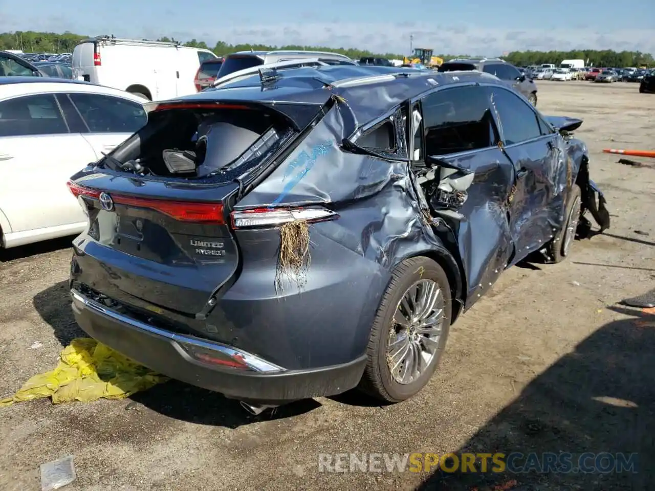 4 Photograph of a damaged car JTEAAAAH6NJ095690 TOYOTA VENZA 2022