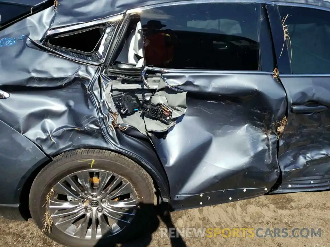 6 Photograph of a damaged car JTEAAAAH6NJ095690 TOYOTA VENZA 2022