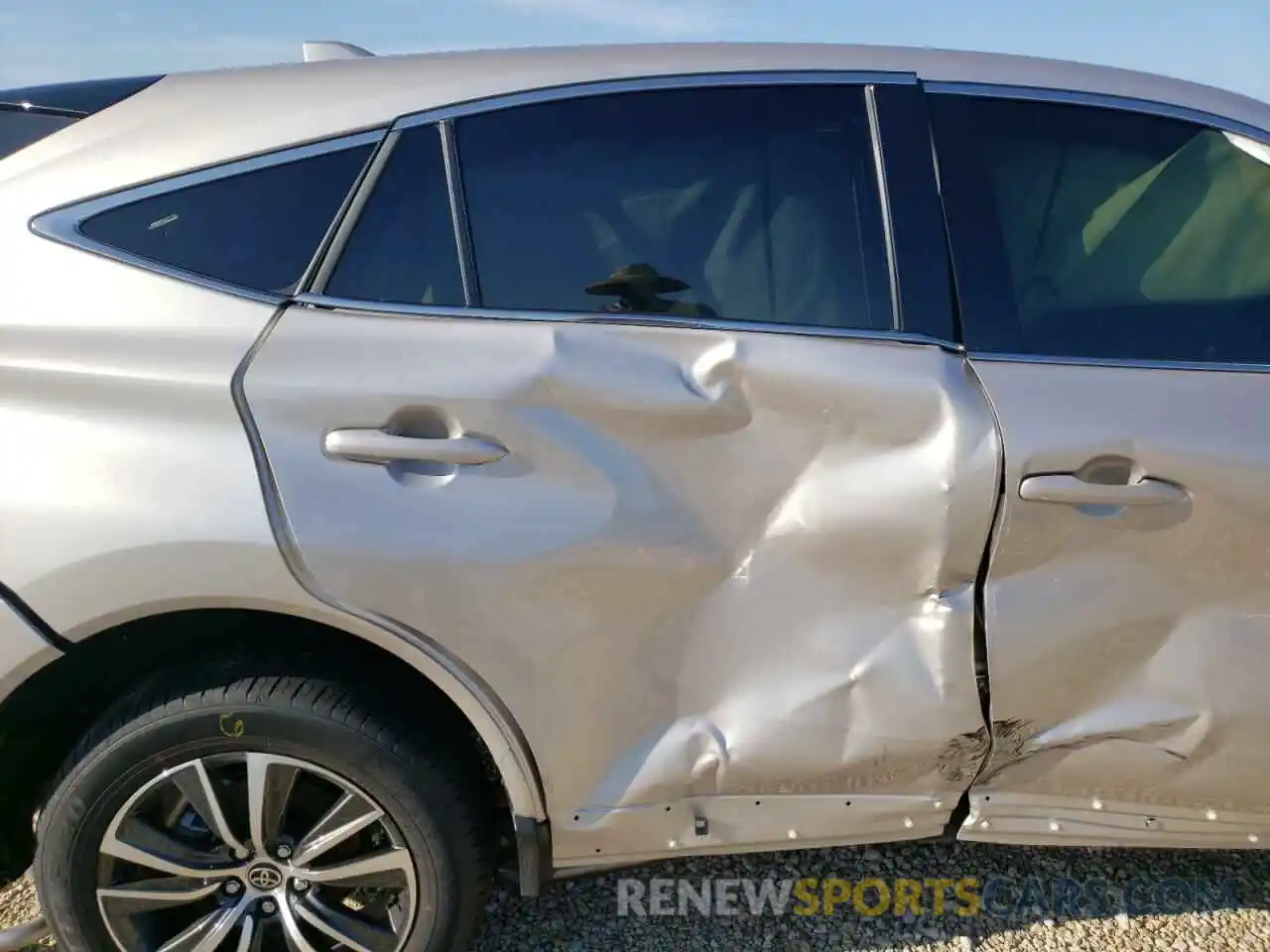 6 Photograph of a damaged car JTEAAAAH9NJ101627 TOYOTA VENZA 2022