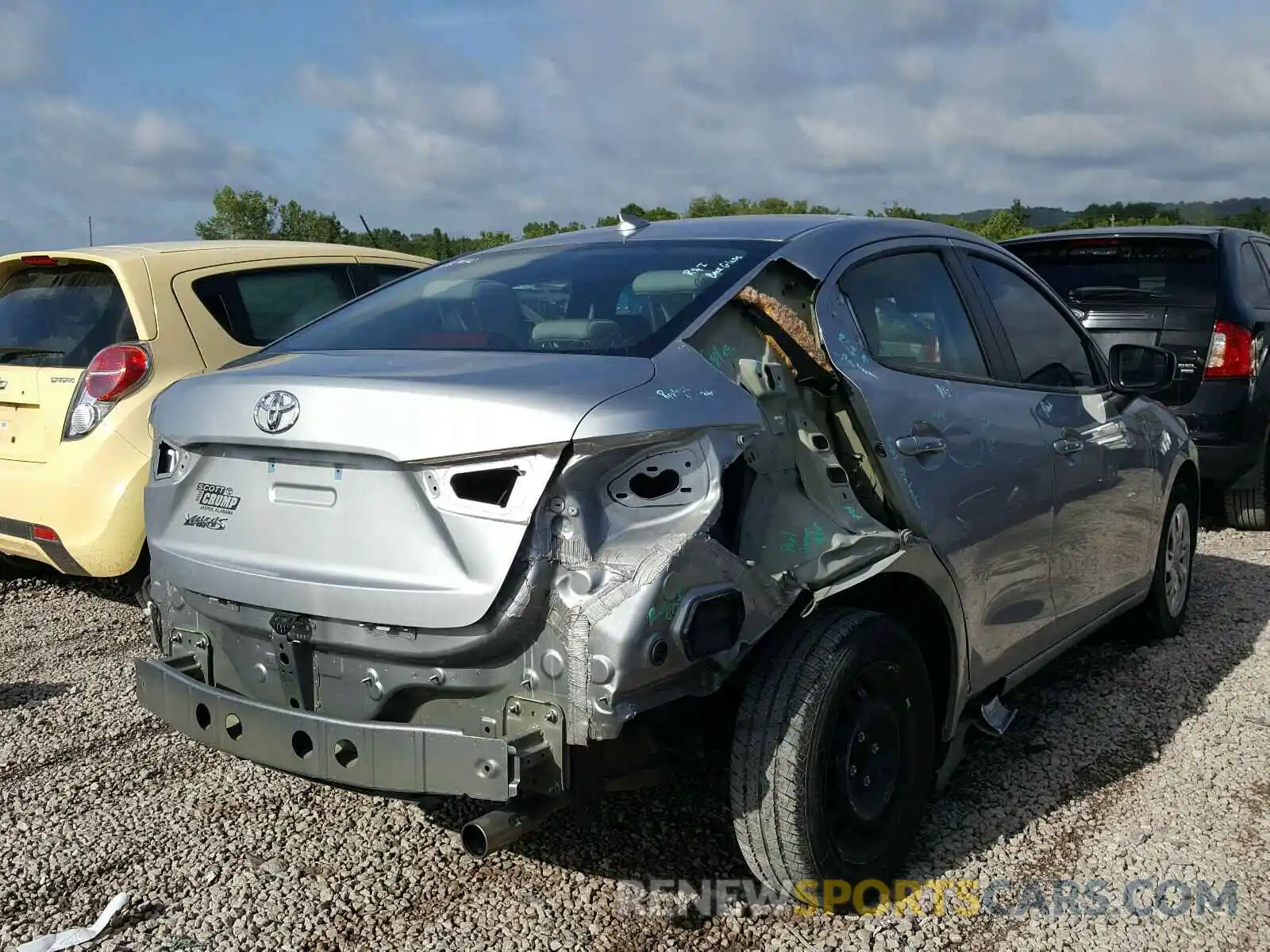 4 Photograph of a damaged car 3MYDLBYV0KY500724 TOYOTA YARIS 2019