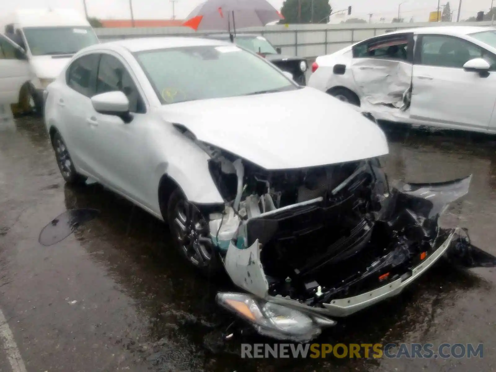 1 Photograph of a damaged car 3MYDLBYV0KY501906 TOYOTA YARIS 2019