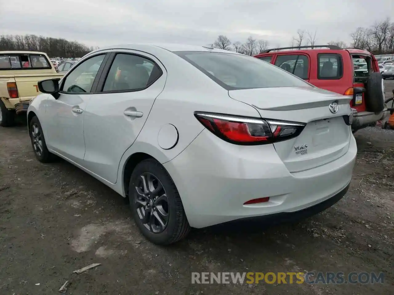 3 Фотография поврежденного автомобиля 3MYDLBYV0KY501985 TOYOTA YARIS 2019